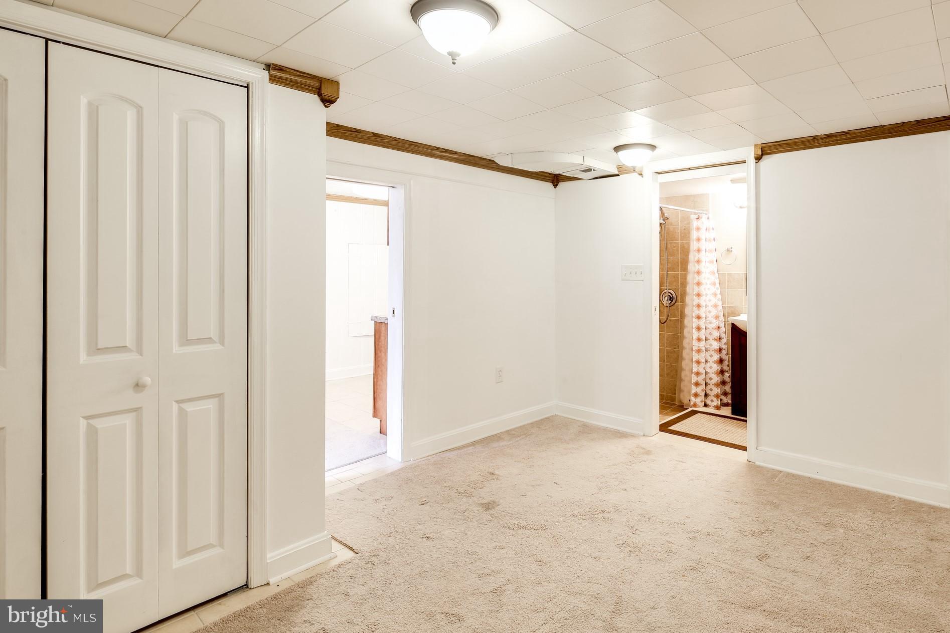 COLONIAL GARDENS - Residential