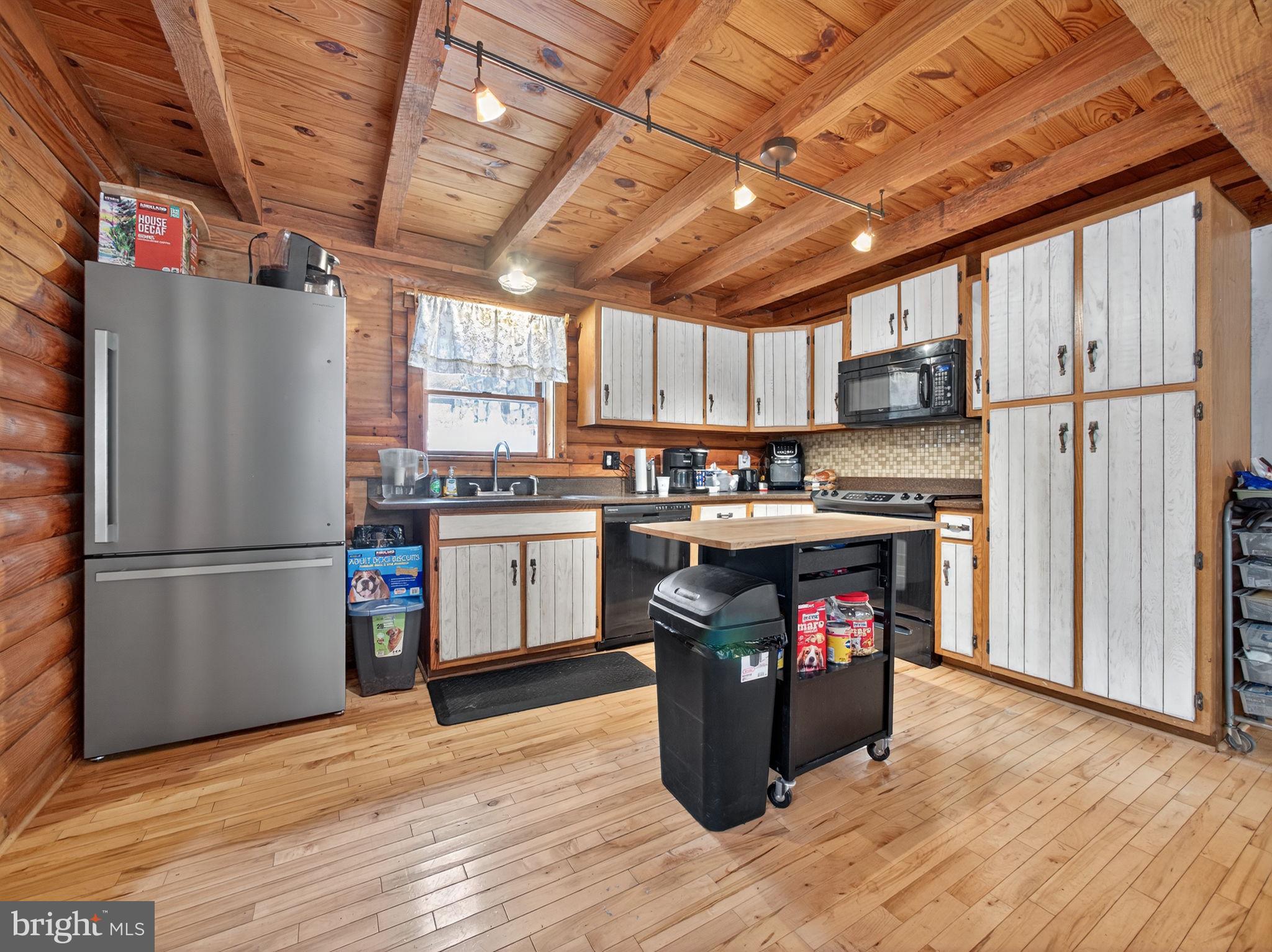 MOUNTAINEER VILLAG - Residential