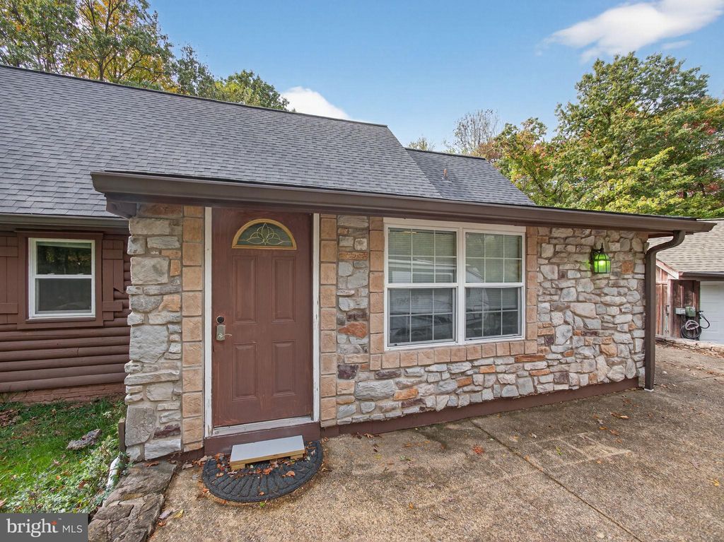 Photo of 20 Broad Ax Pass, MORGANTOWN, PA 19543 (MLS # PABK2064246)