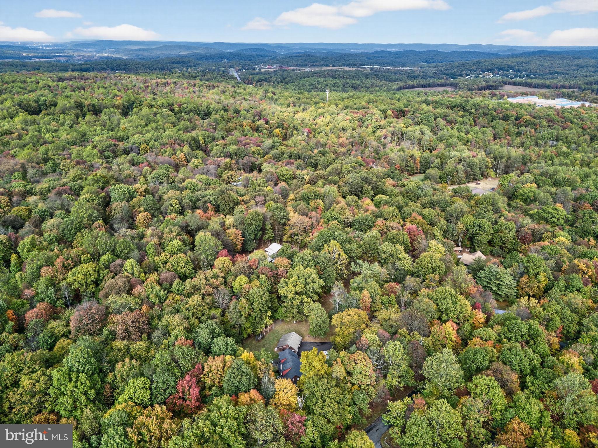 MOUNTAINEER VILLAG - Residential