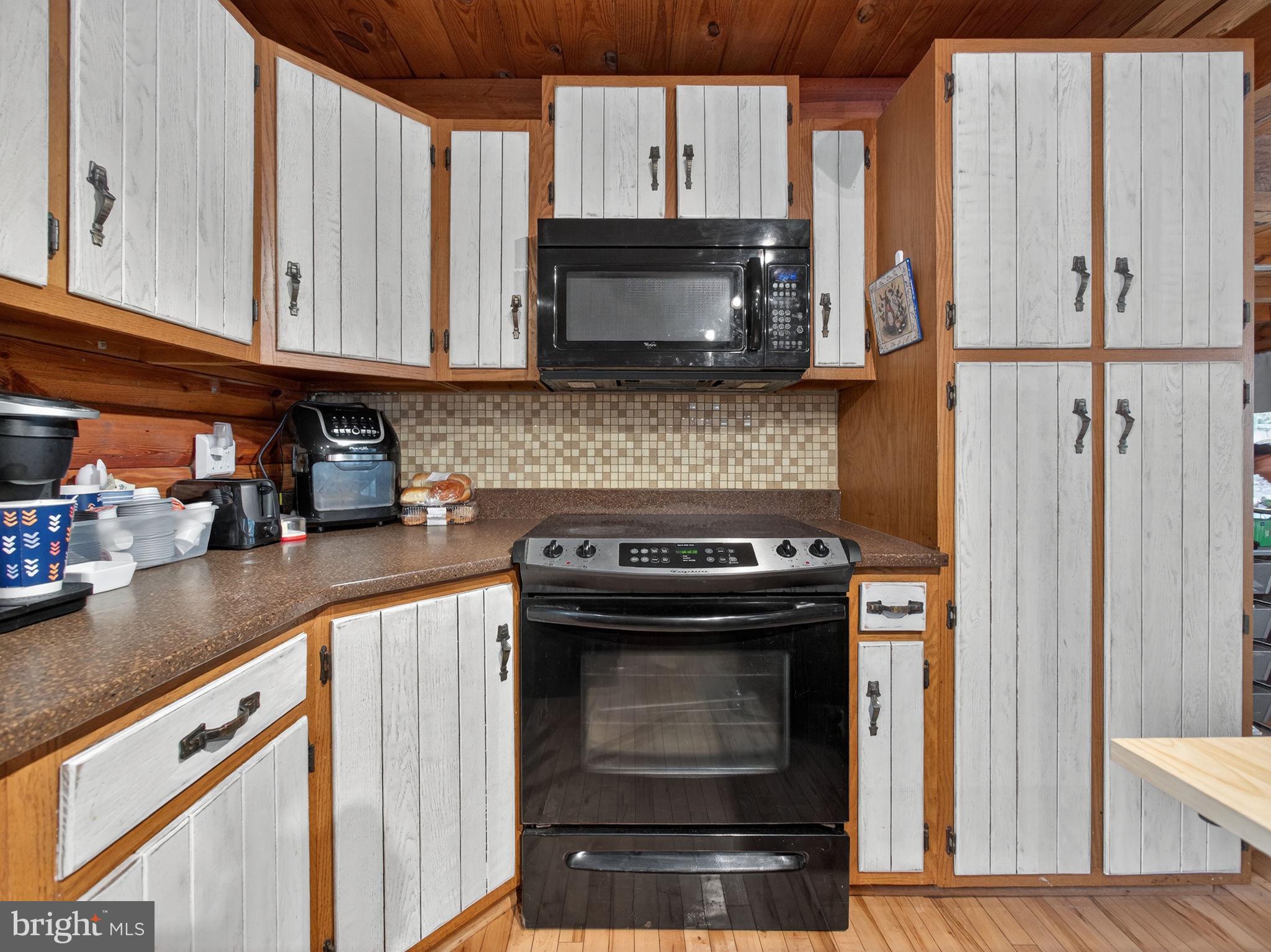 MOUNTAINEER VILLAG - Residential