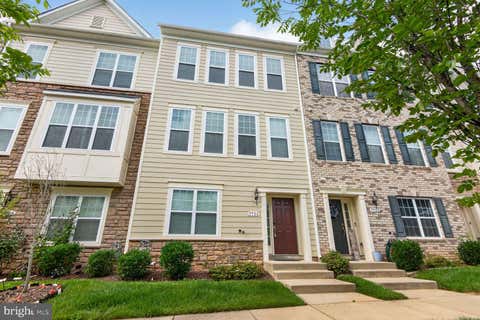 Townhouse For Sale - 9904 Wood Edge Way<br/> LANHAM, MD 20706