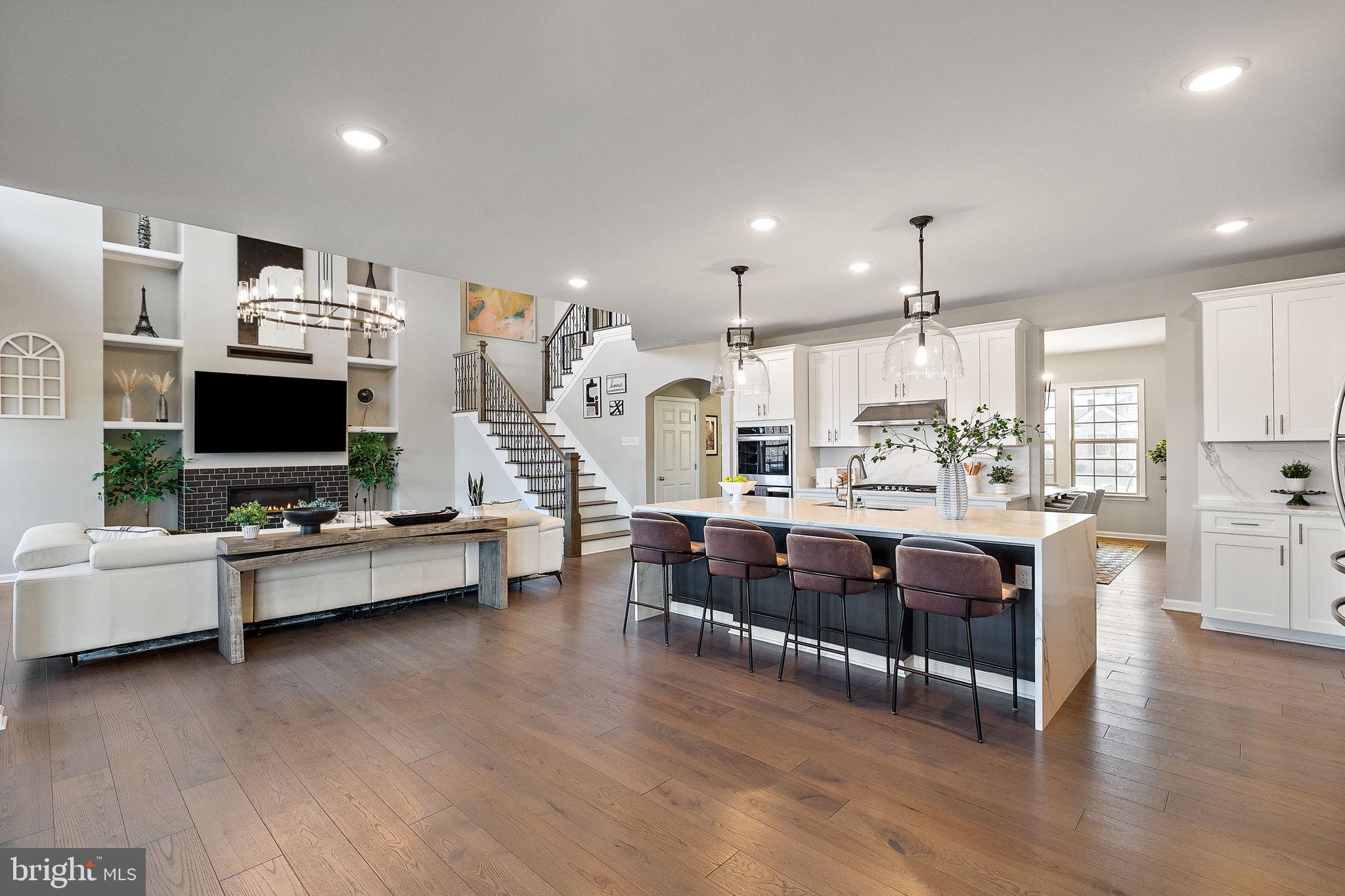 WHITEHALL - Residential