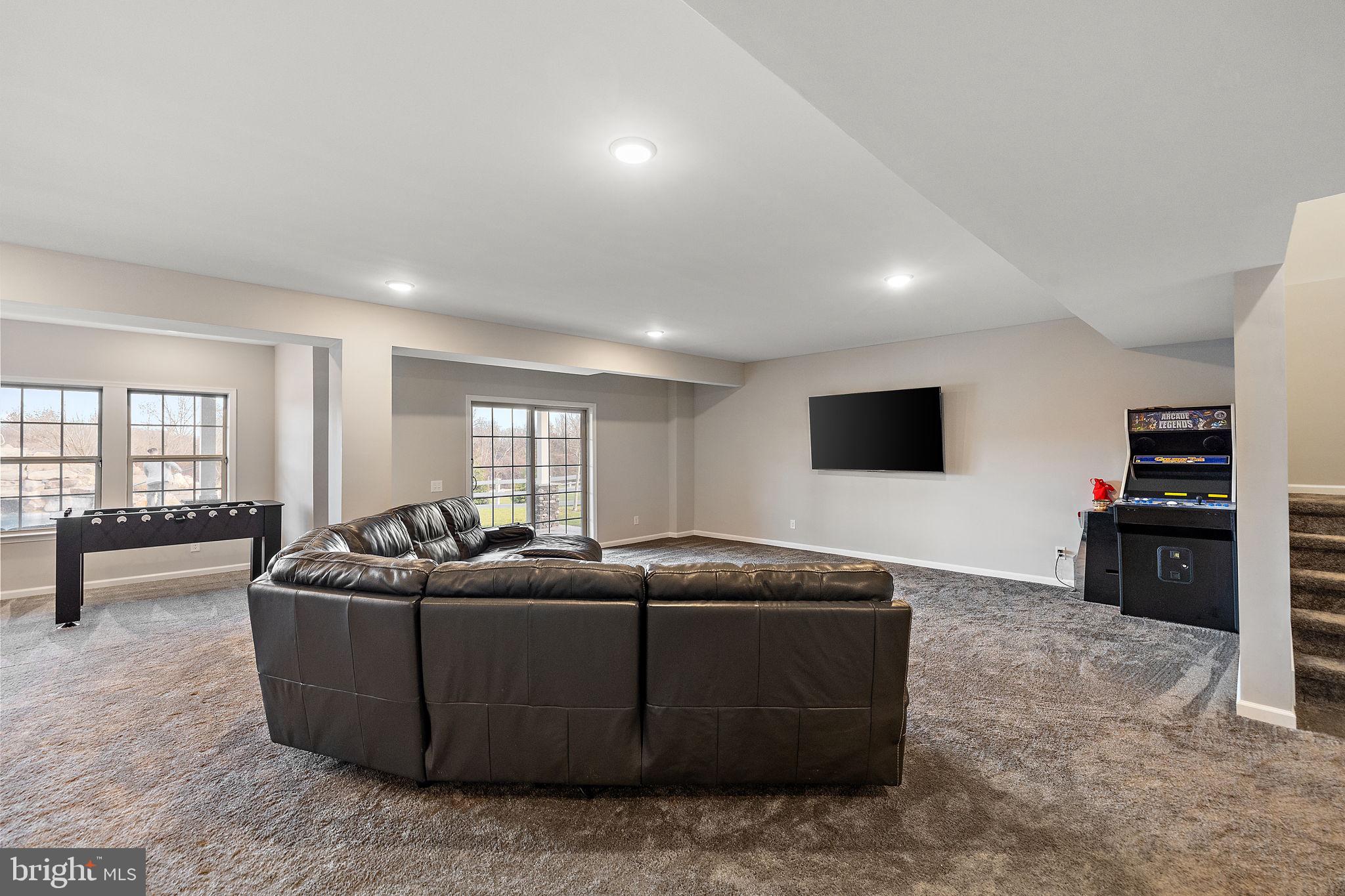 WHITEHALL - Residential