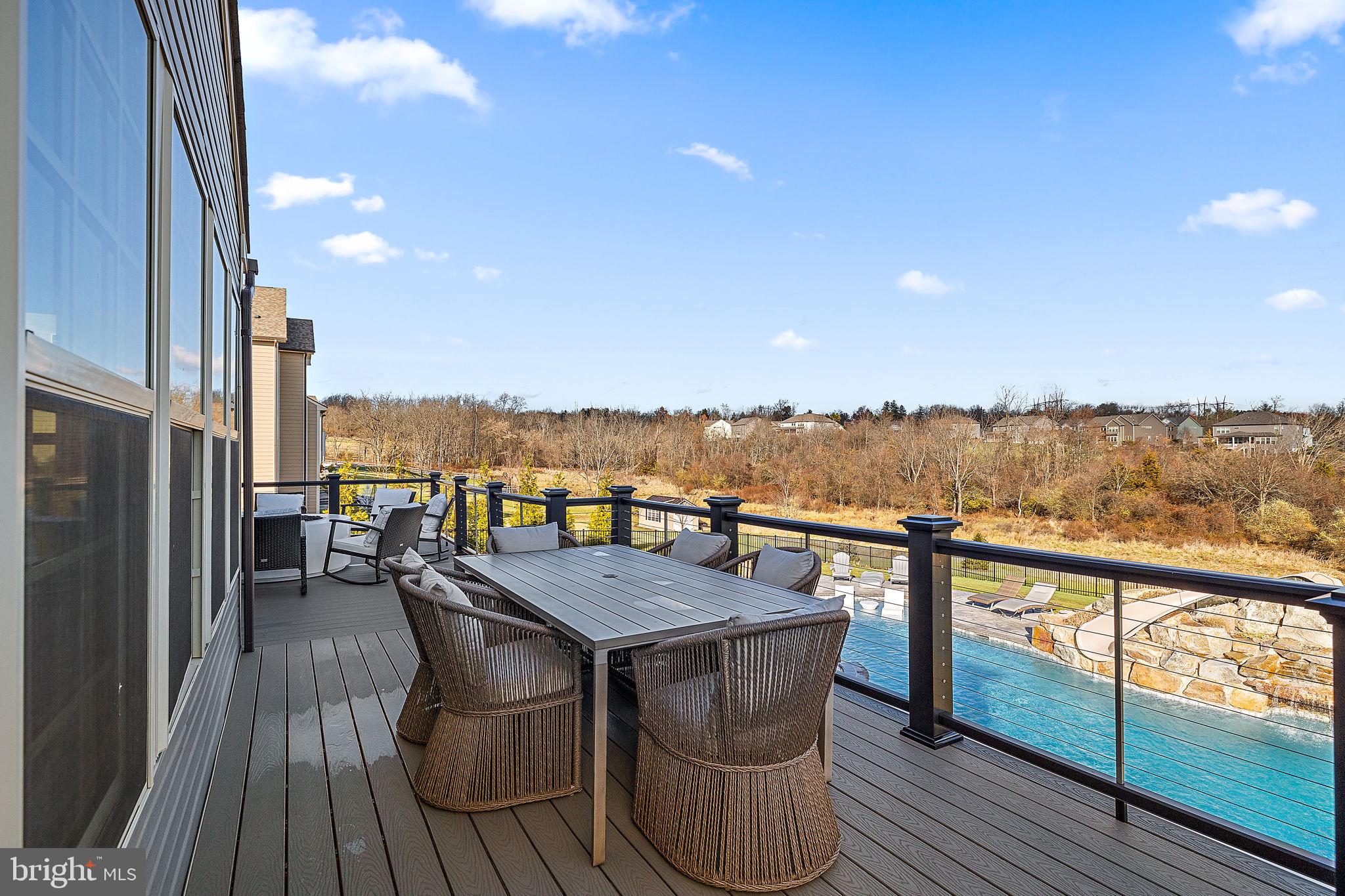 WHITEHALL - Residential