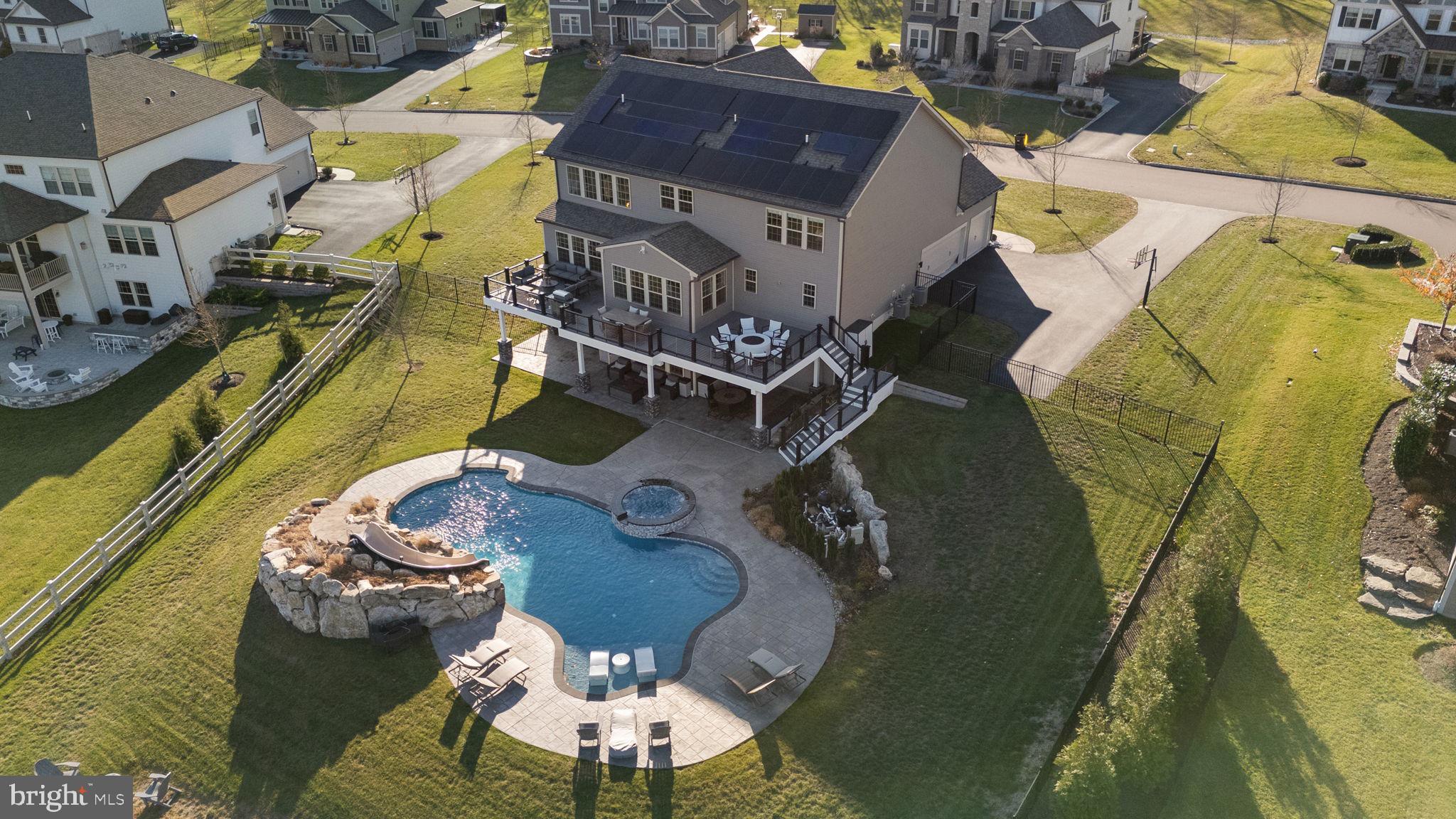 WHITEHALL - Residential