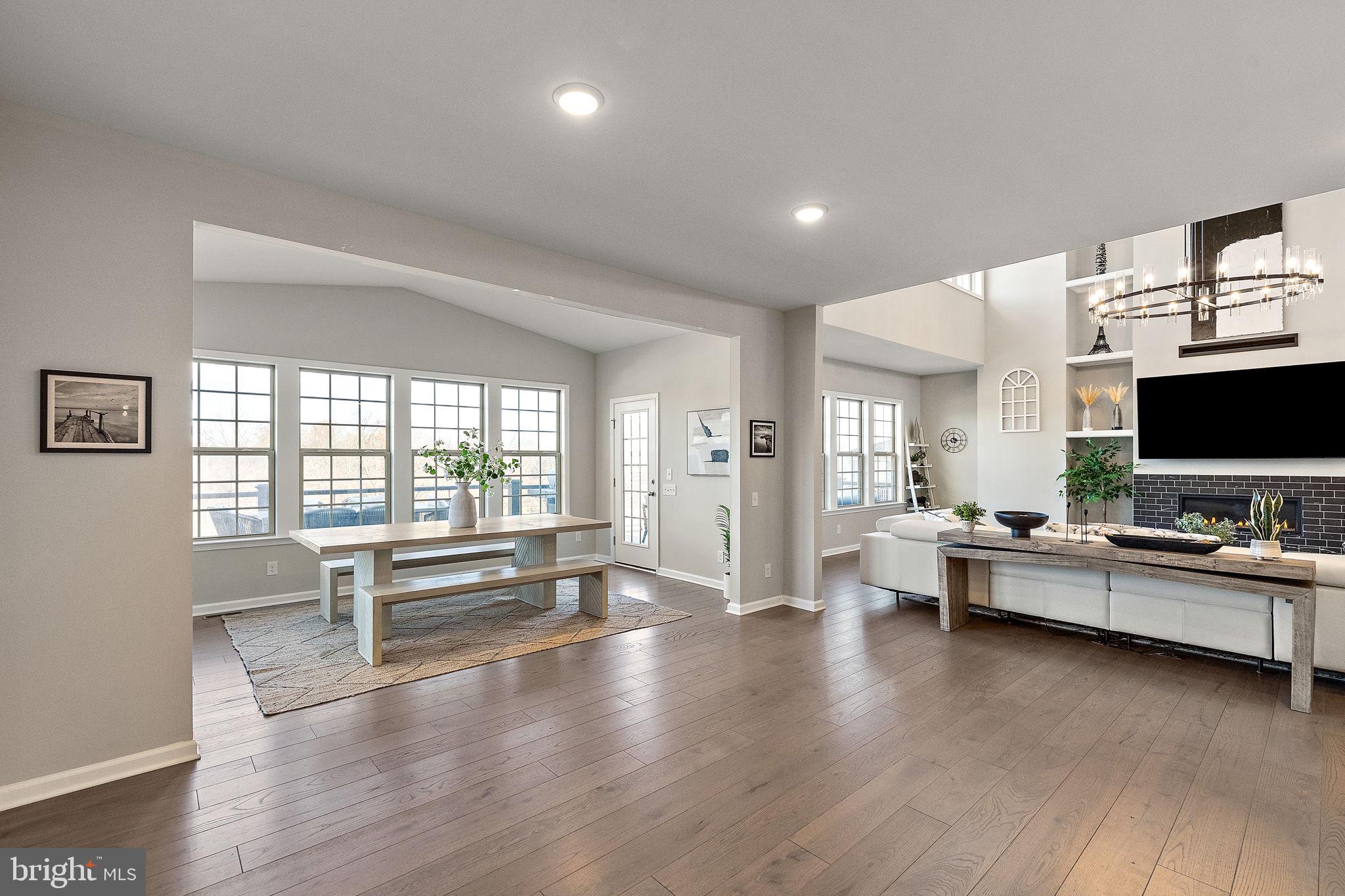 WHITEHALL - Residential