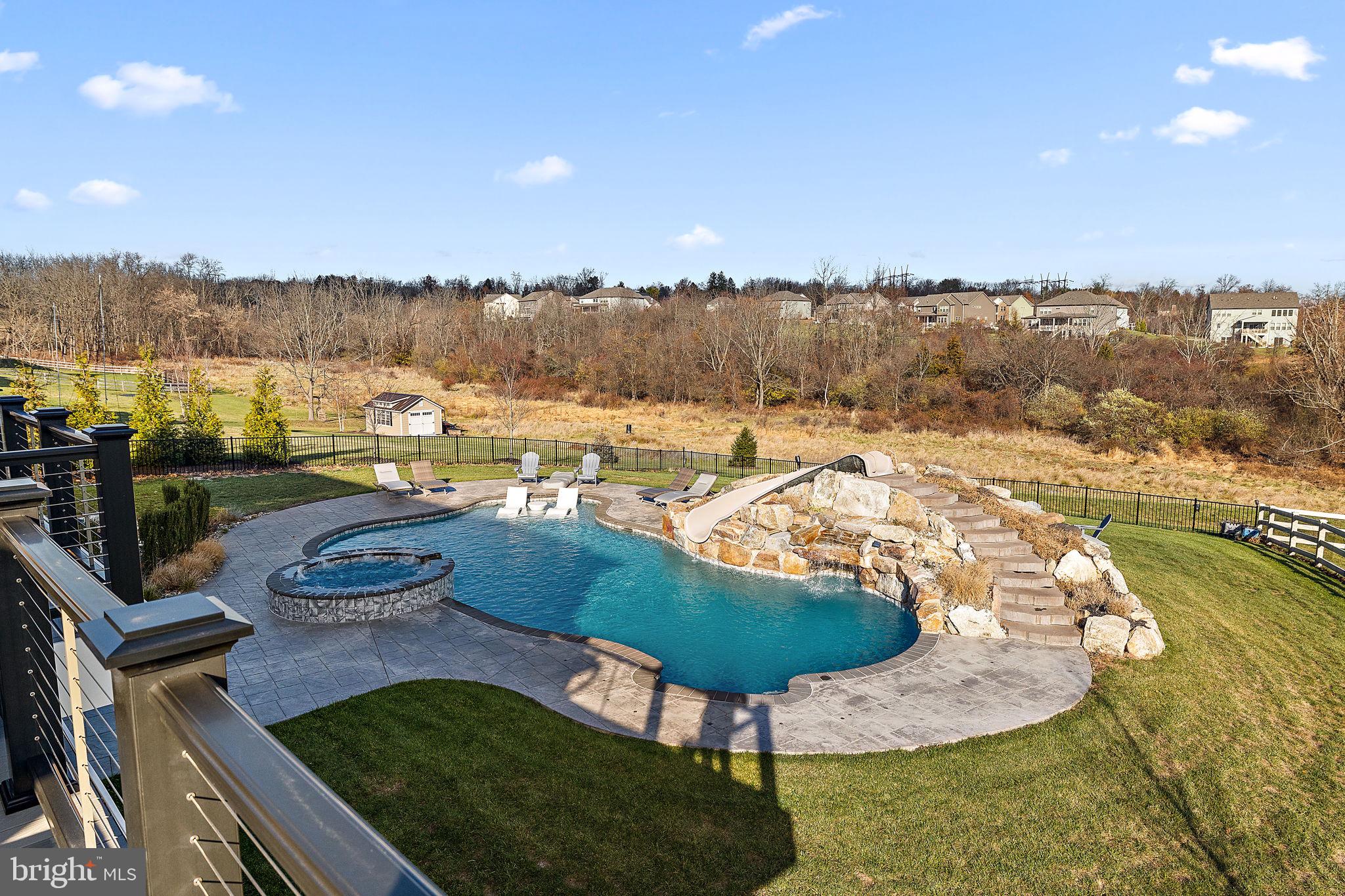 WHITEHALL - Residential