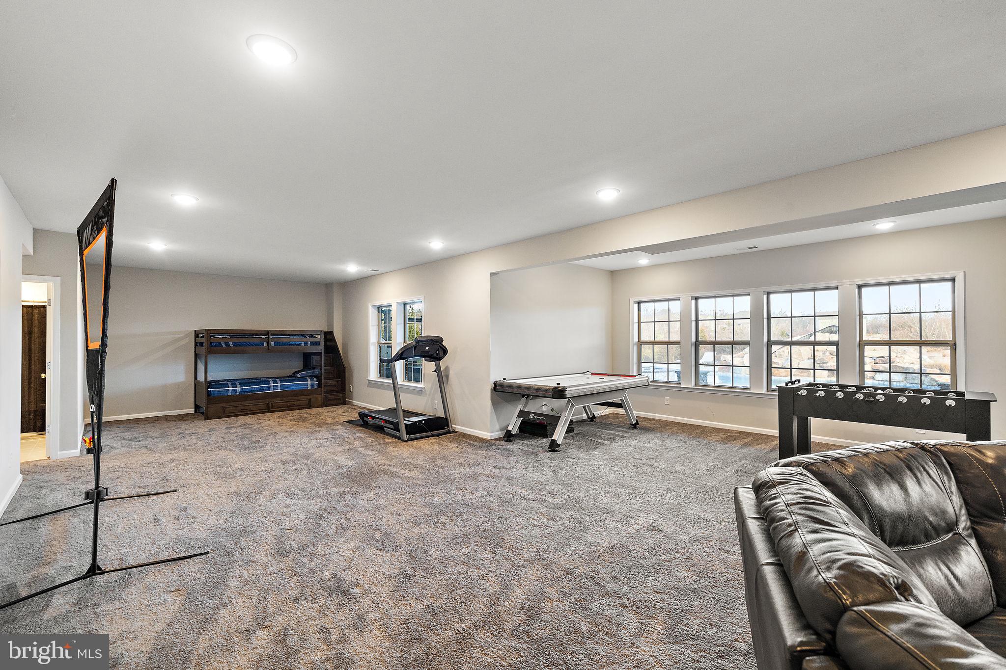 WHITEHALL - Residential