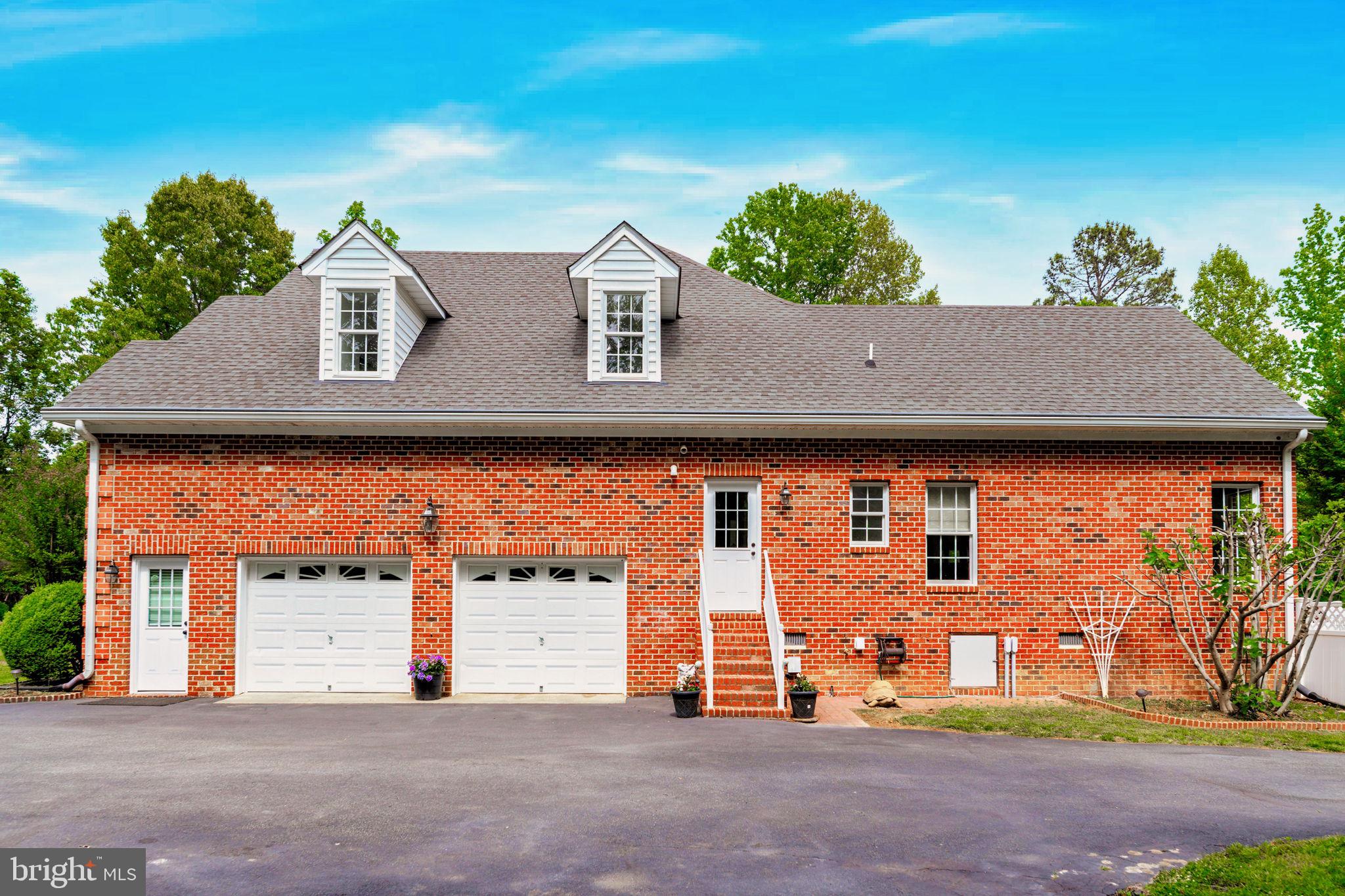 11029 BROOKHOLLOW DRIVE