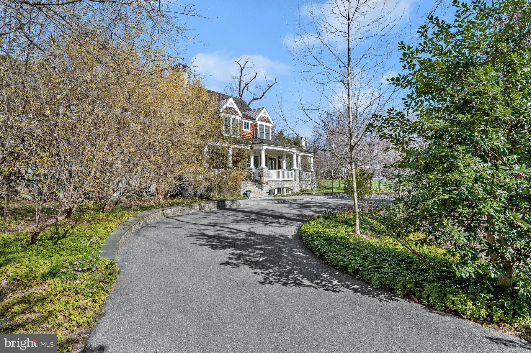 BRADLEY HILLS GROVE - Residential