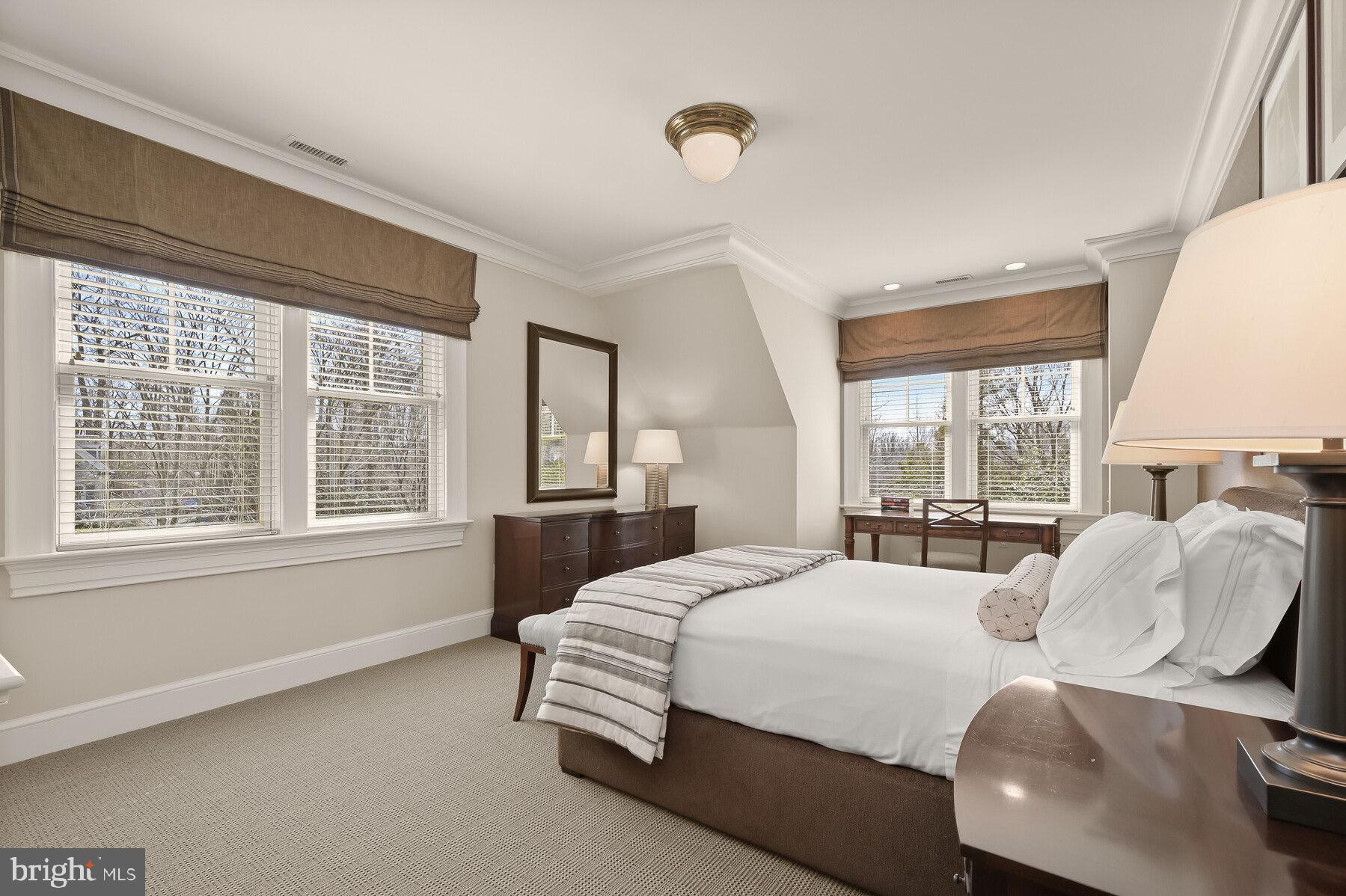 BRADLEY HILLS GROVE - Residential