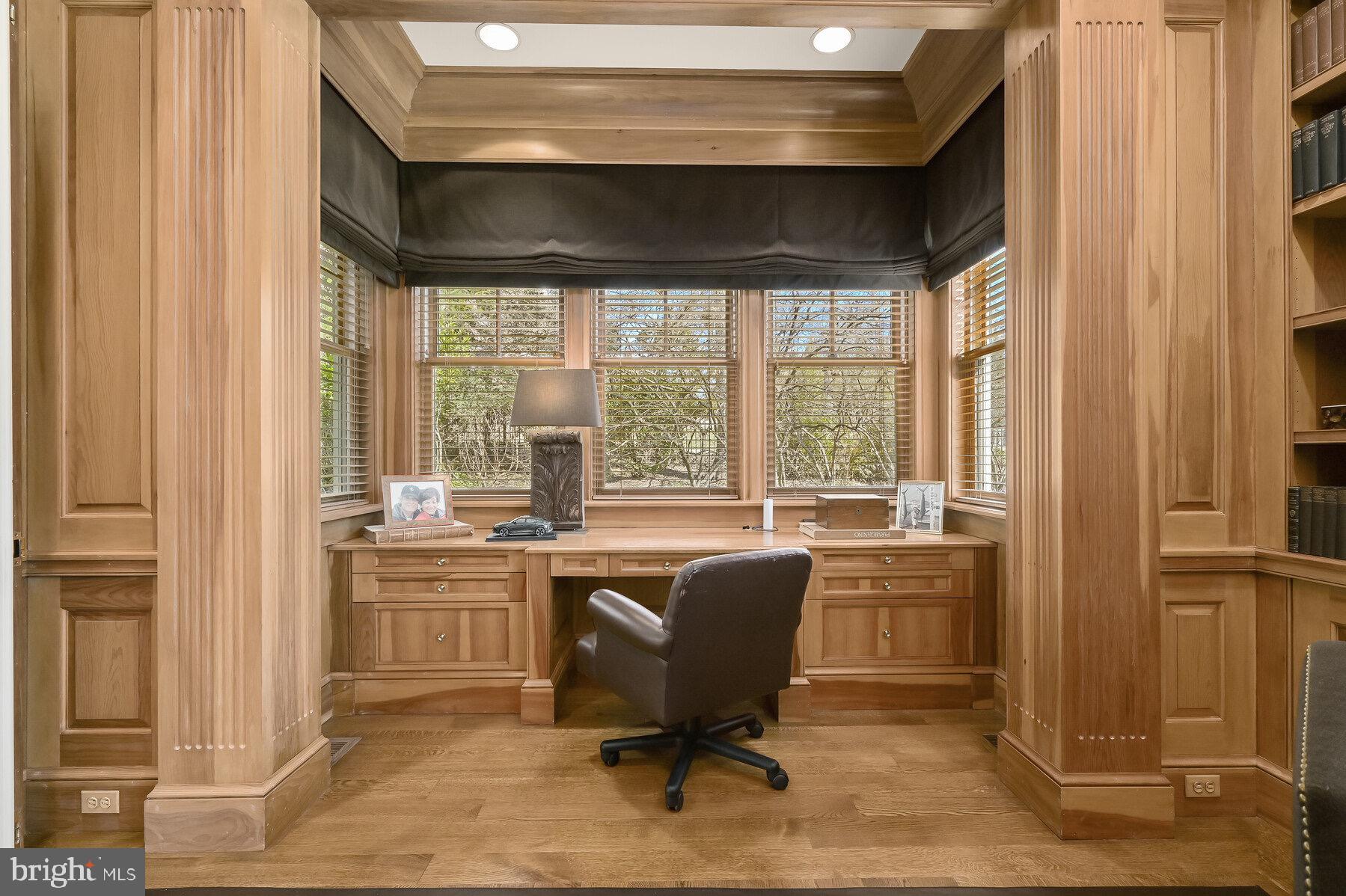 BRADLEY HILLS GROVE - Residential