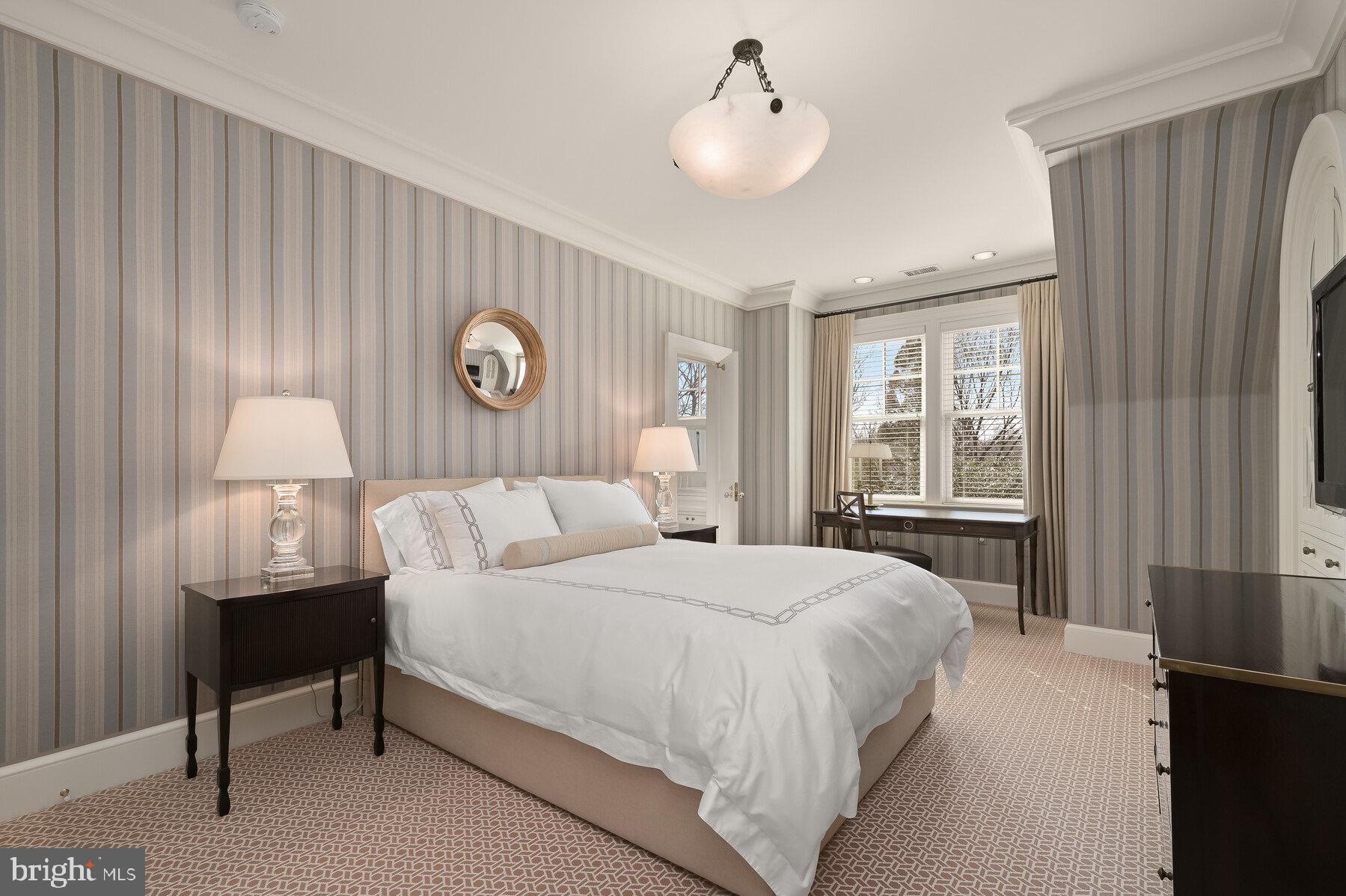 BRADLEY HILLS GROVE - Residential