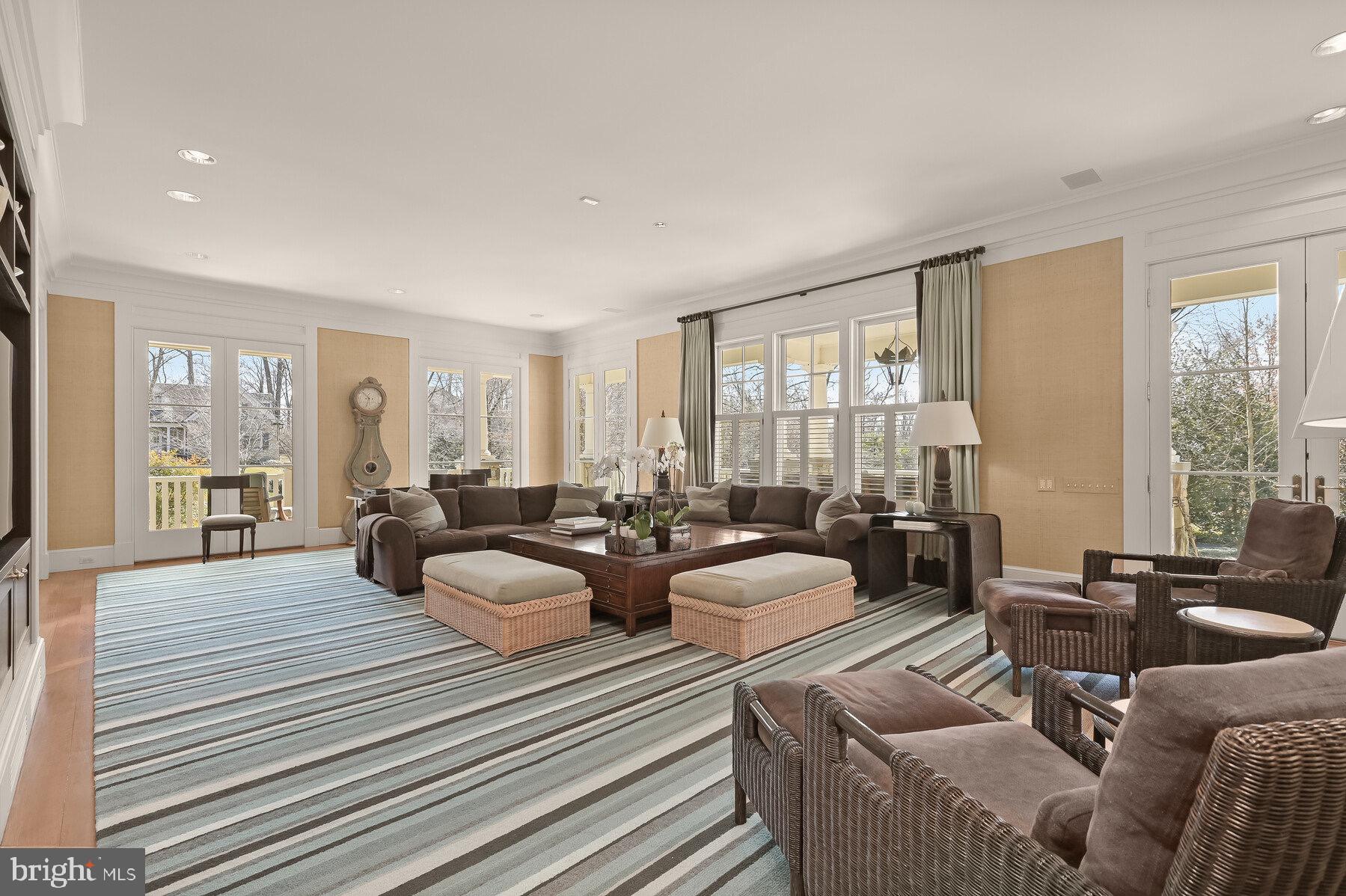 BRADLEY HILLS GROVE - Residential