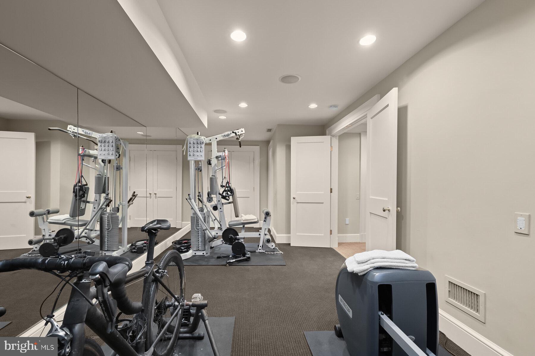 BRADLEY HILLS GROVE - Residential