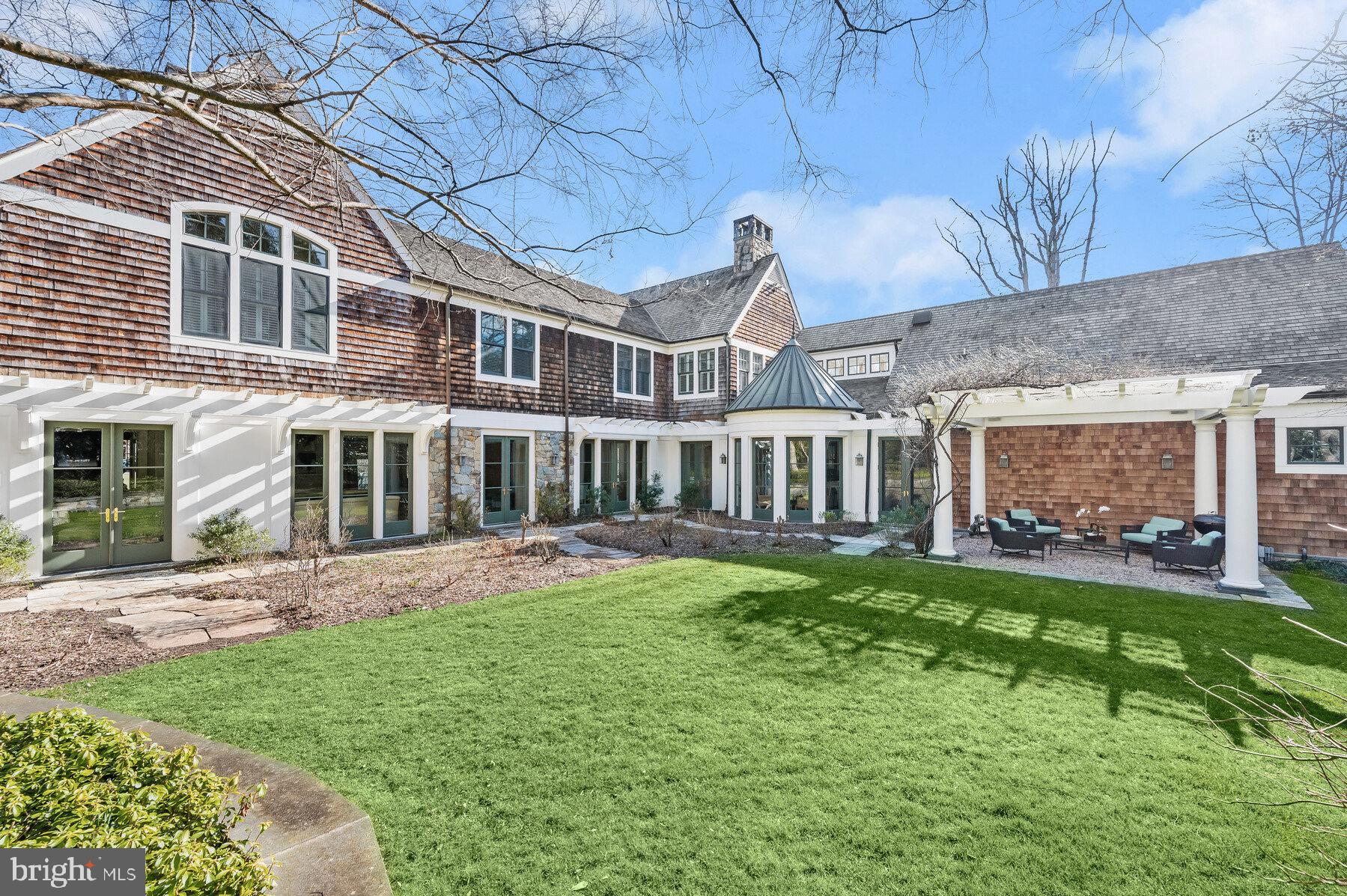 BRADLEY HILLS GROVE - Residential