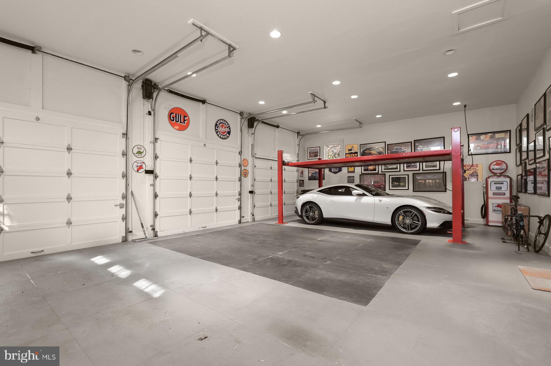 BRADLEY HILLS GROVE - Residential