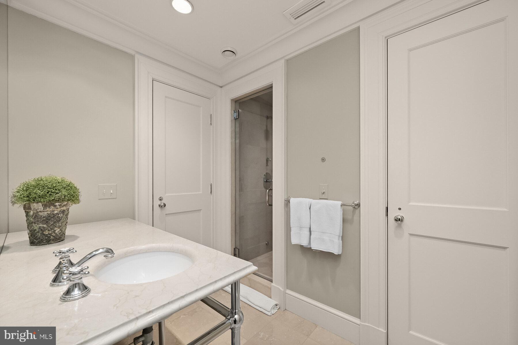 BRADLEY HILLS GROVE - Residential