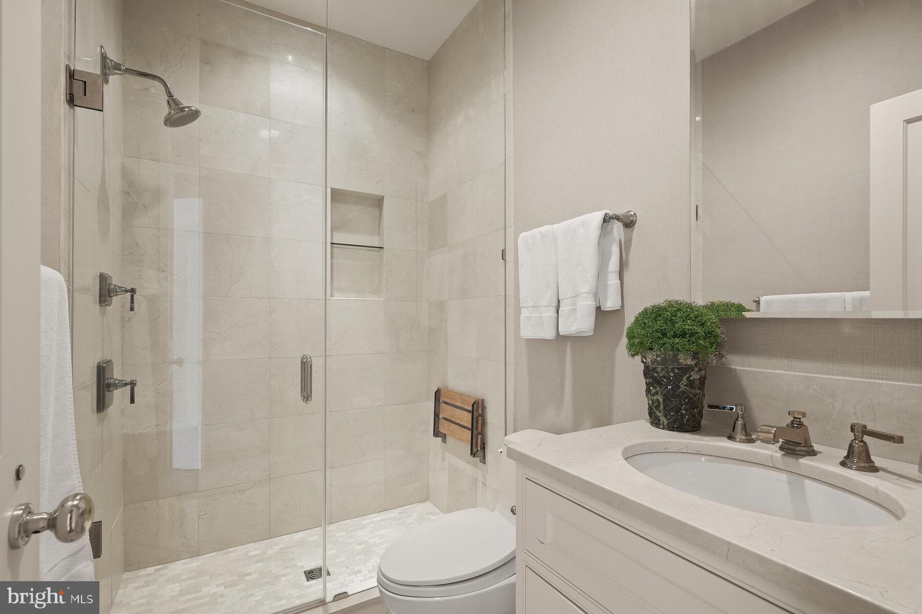 BRADLEY HILLS GROVE - Residential