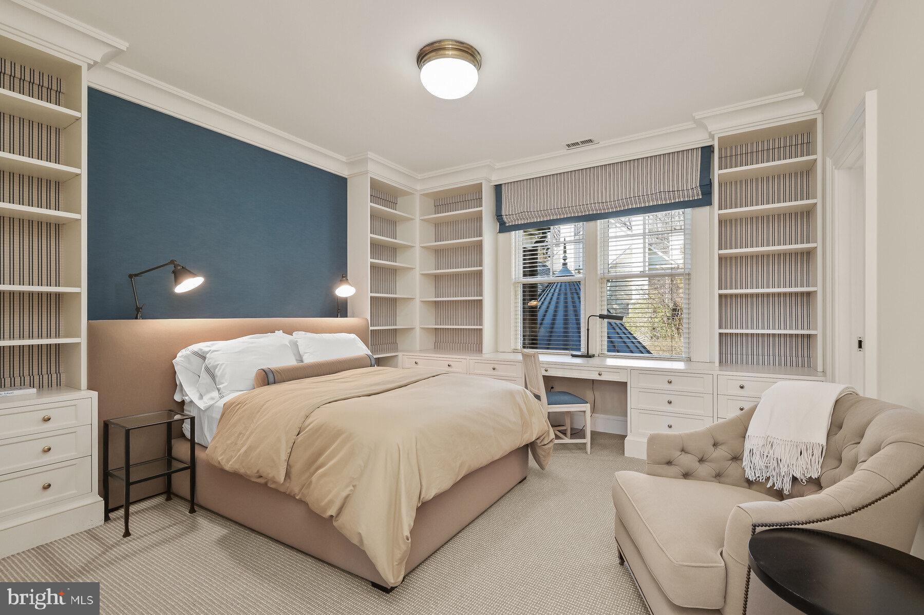 BRADLEY HILLS GROVE - Residential