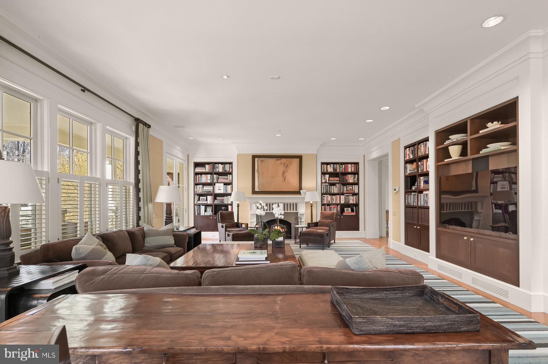 BRADLEY HILLS GROVE - Residential