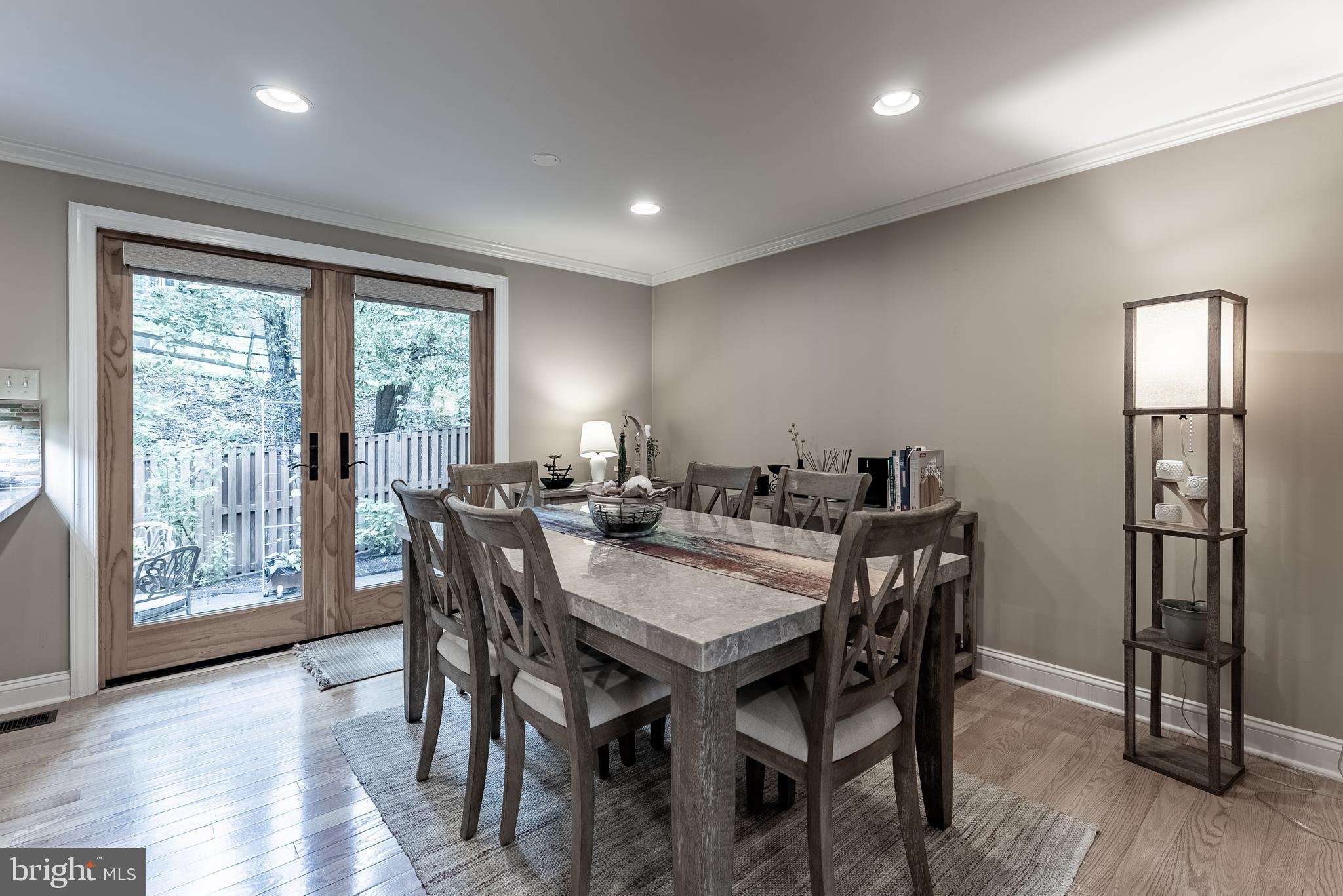 7414 GOLDEN HORSESHOE COURT