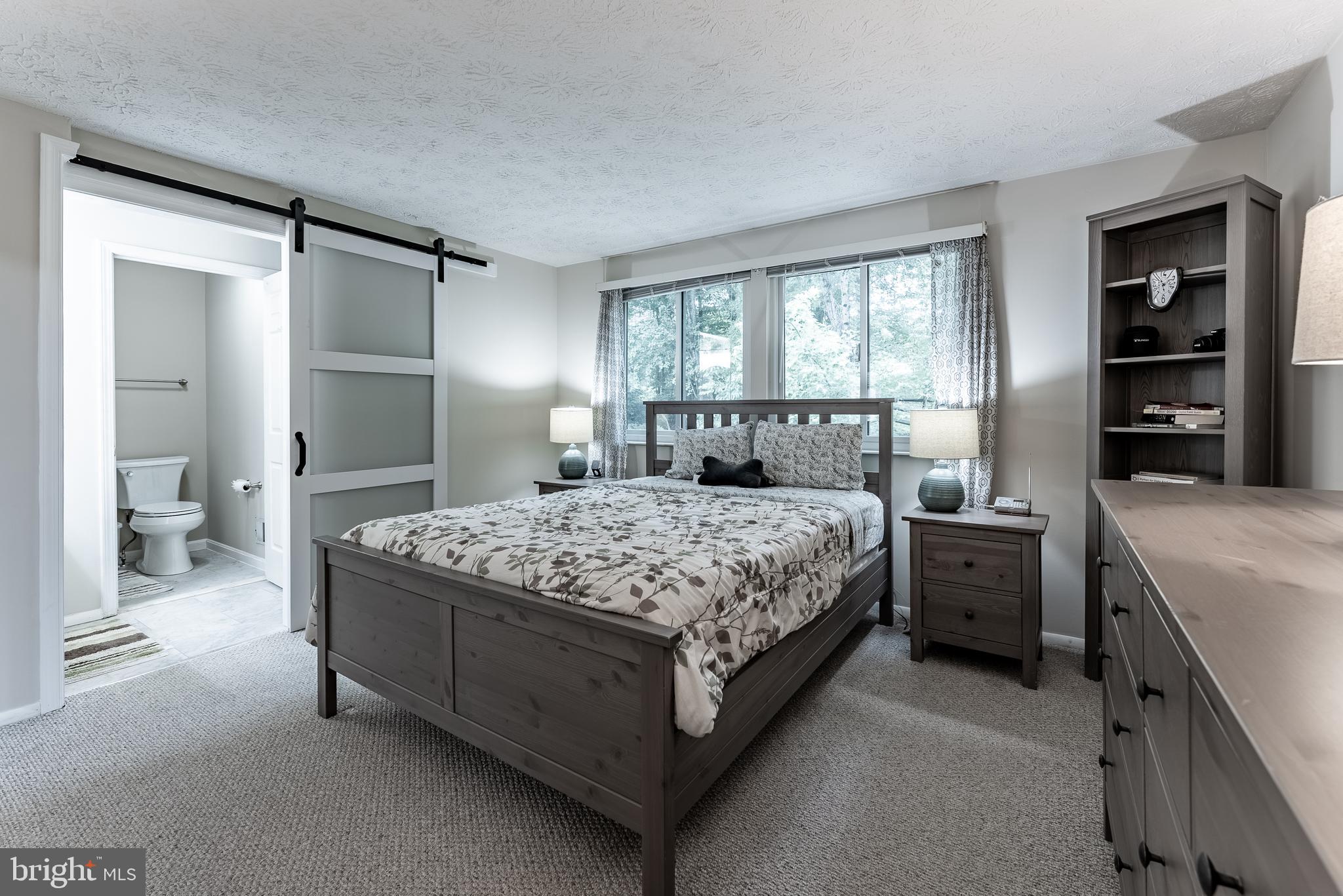 7414 GOLDEN HORSESHOE COURT