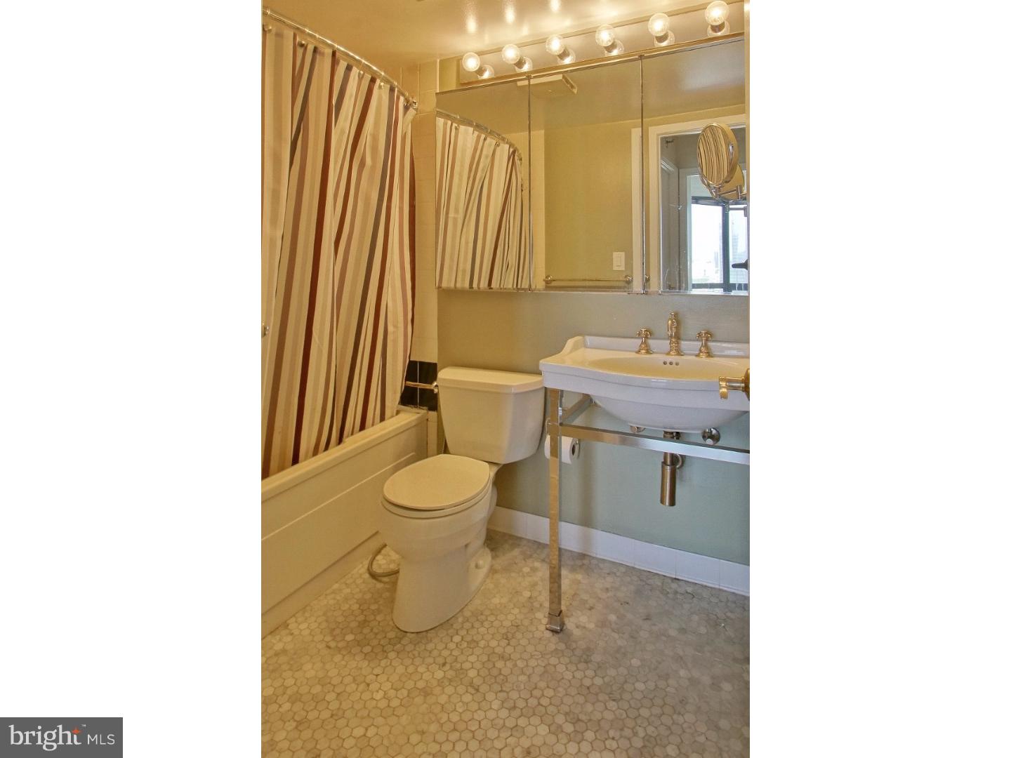 RITTENHOUSE SQUARE - Residential Lease