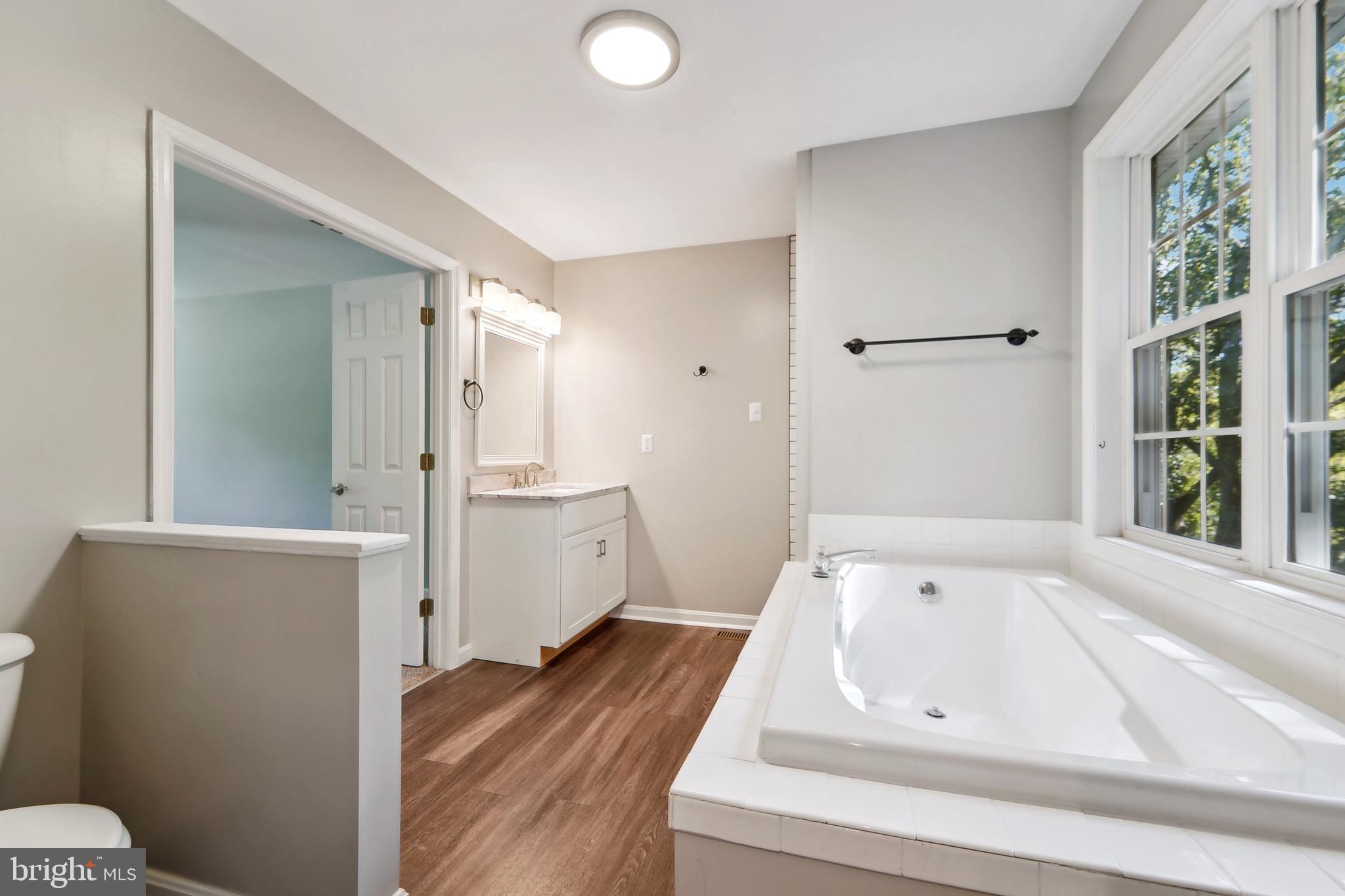 LONDON BRIDGE ESTATES - Residential