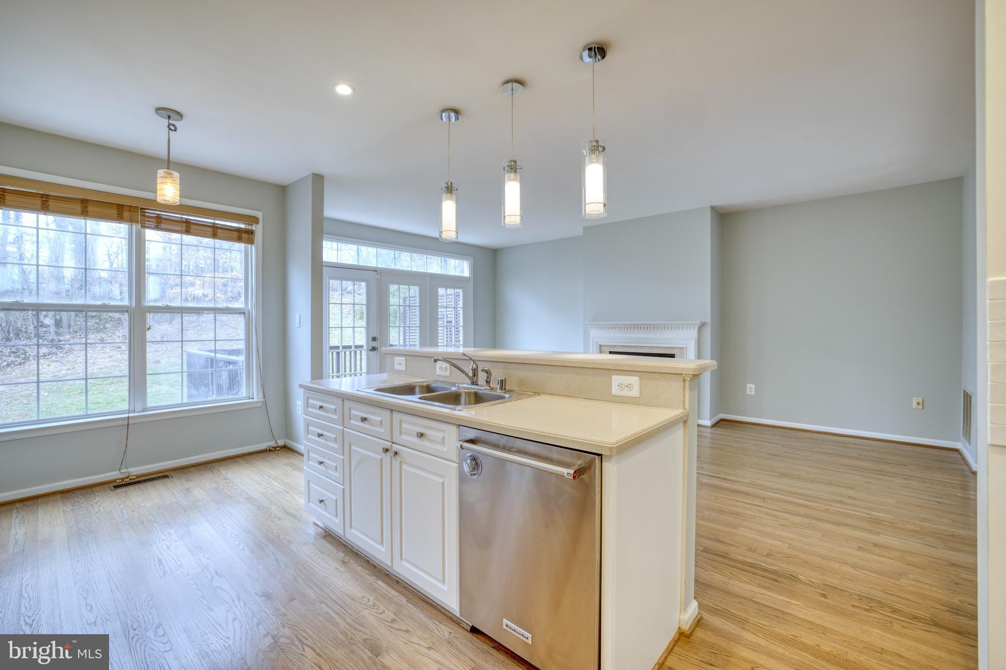 GOVERNORS GROVE - Residential Lease