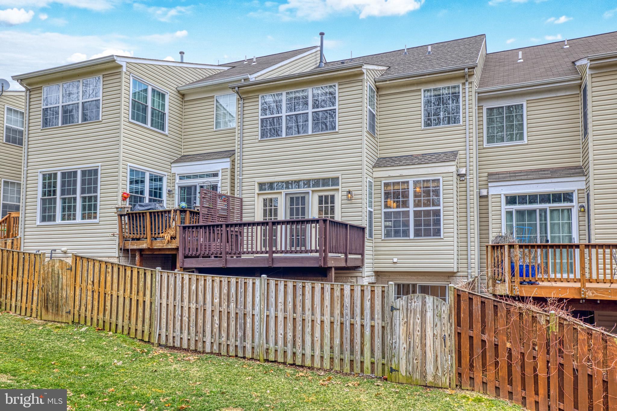 GOVERNORS GROVE - Residential Lease