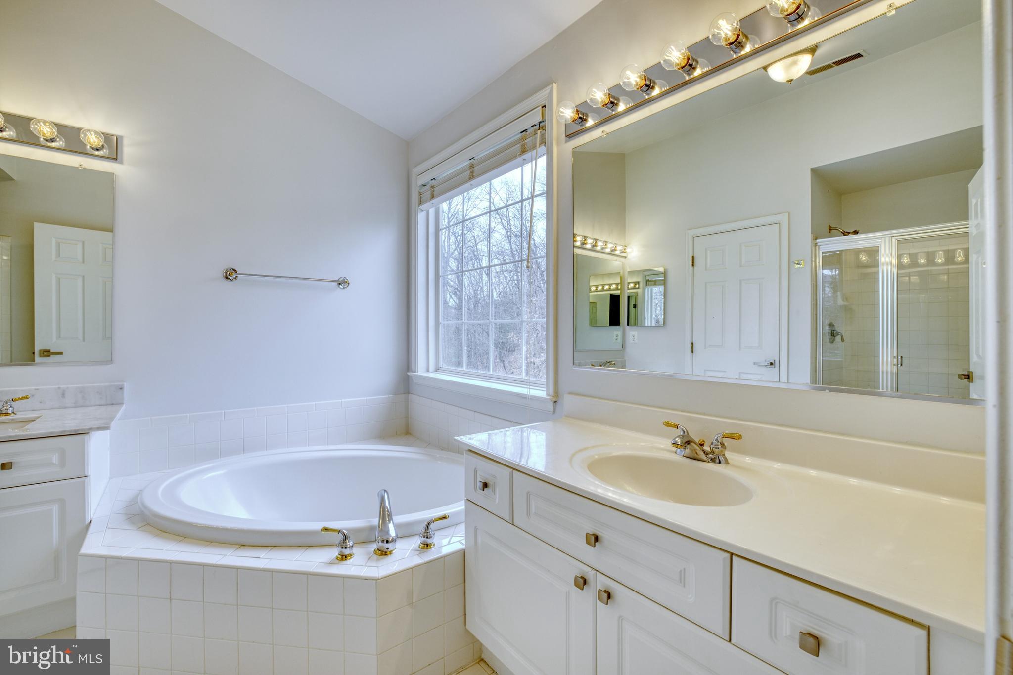 GOVERNORS GROVE - Residential Lease