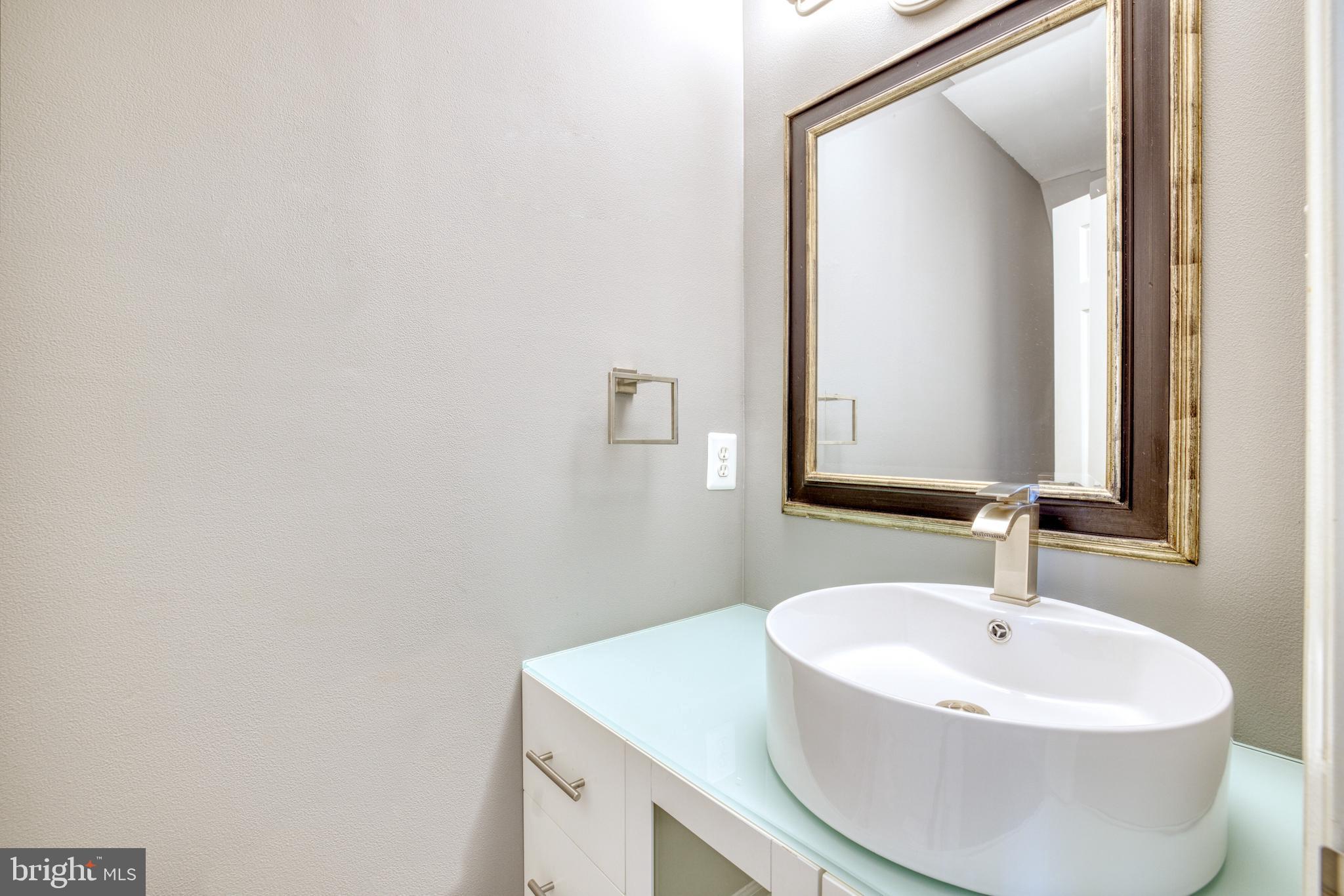 GOVERNORS GROVE - Residential Lease