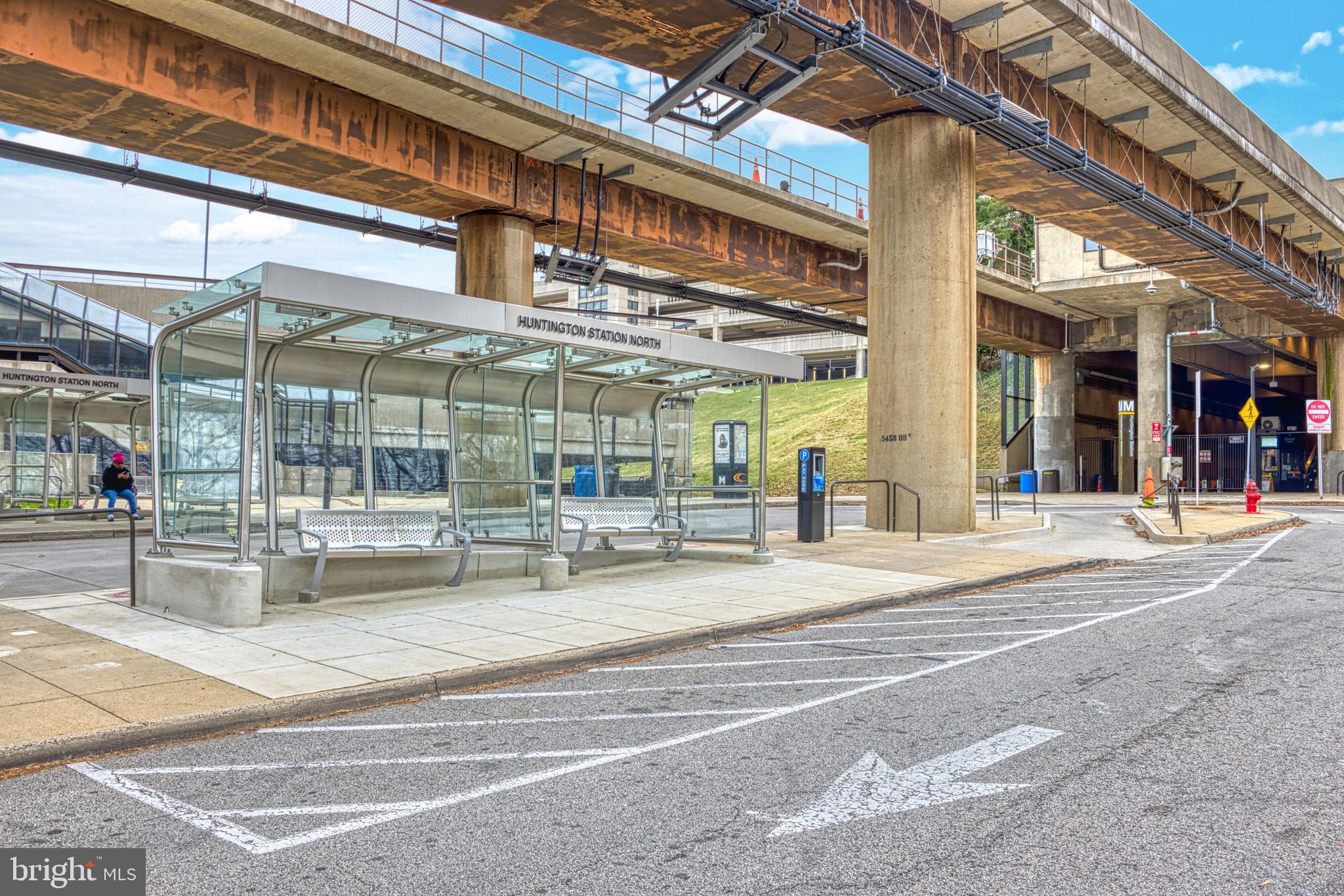 GOVERNORS GROVE - Residential Lease