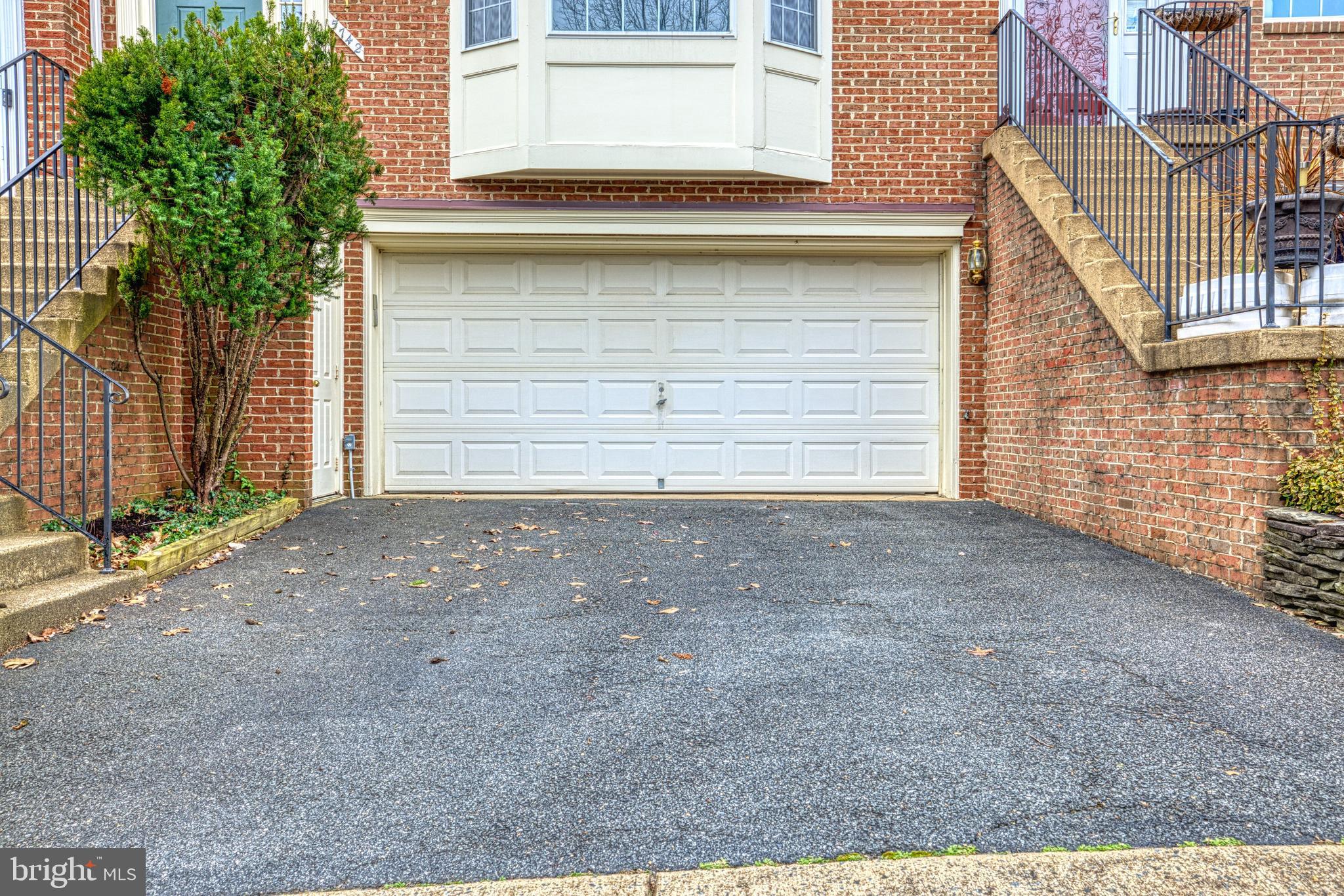 GOVERNORS GROVE - Residential Lease