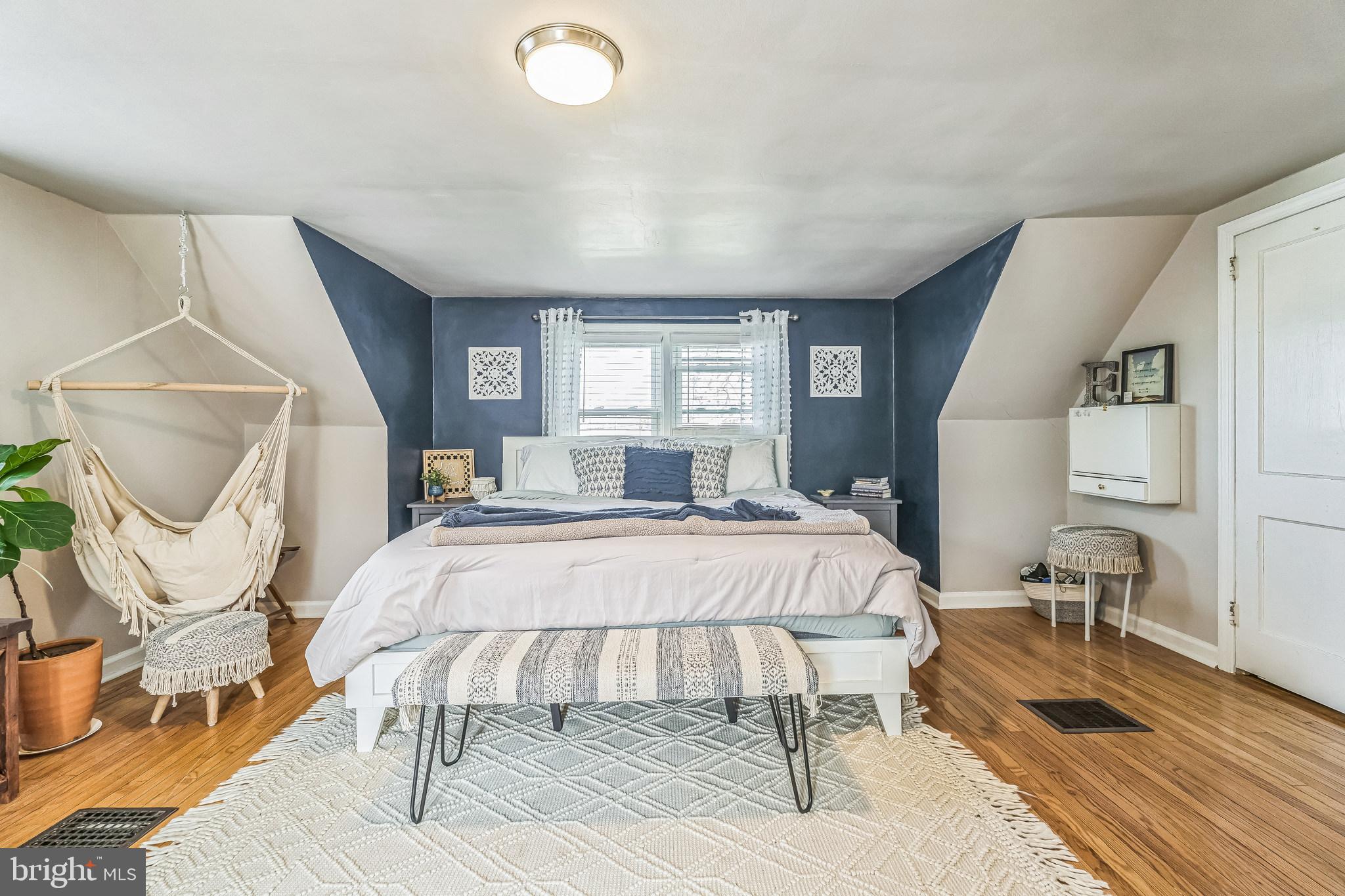 ROSLYN - Residential Lease