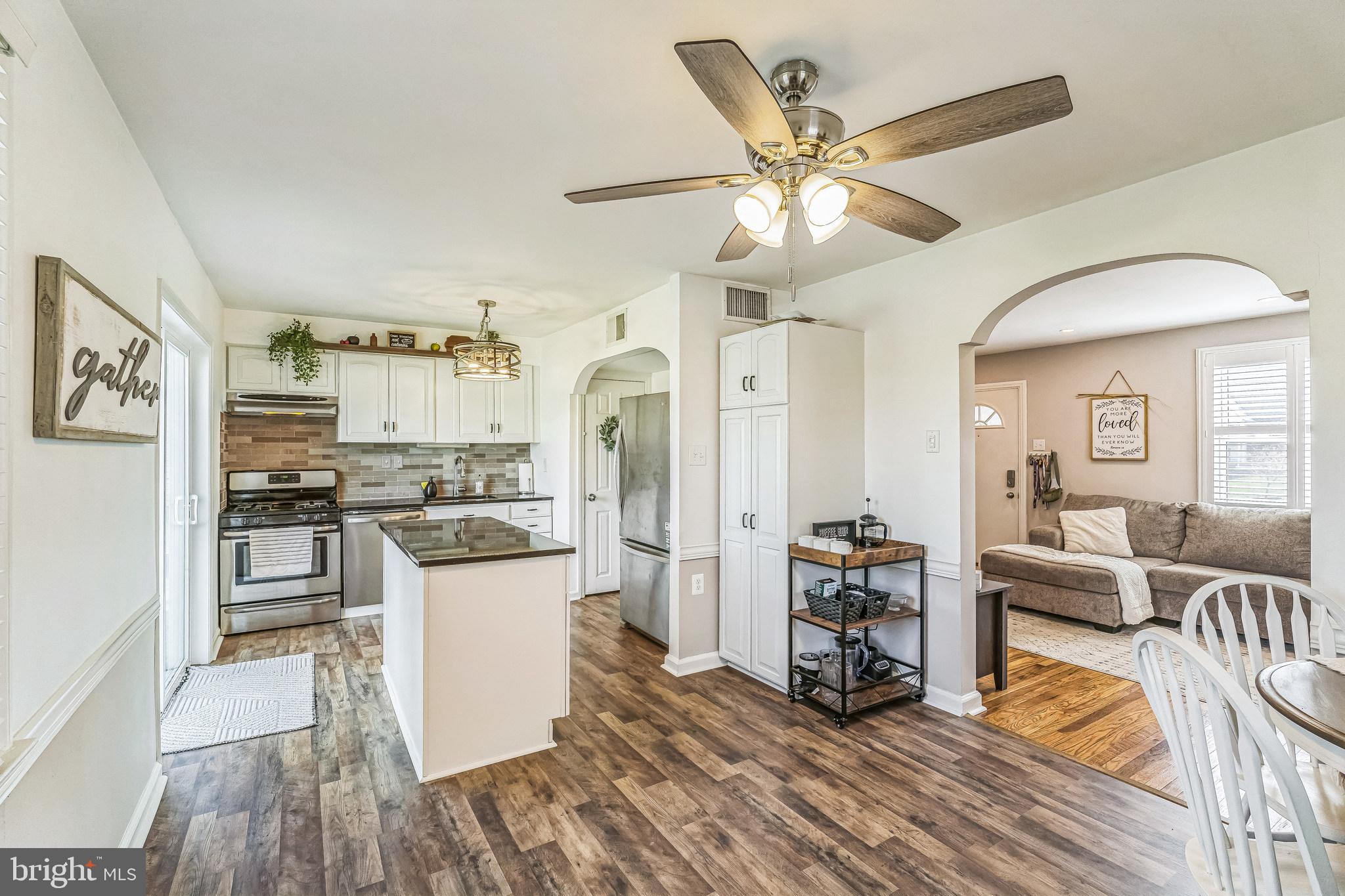 ROSLYN - Residential Lease