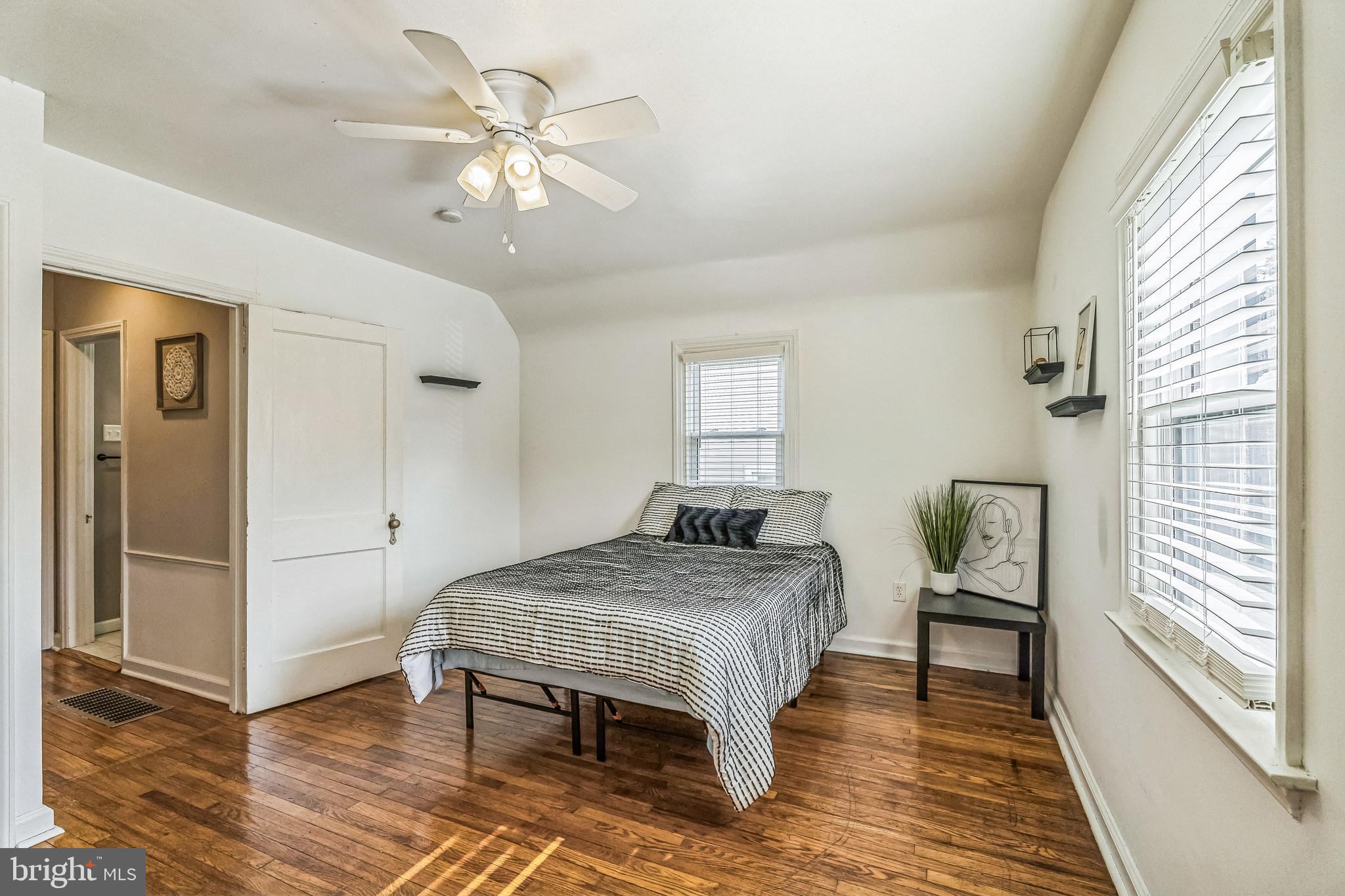 ROSLYN - Residential Lease