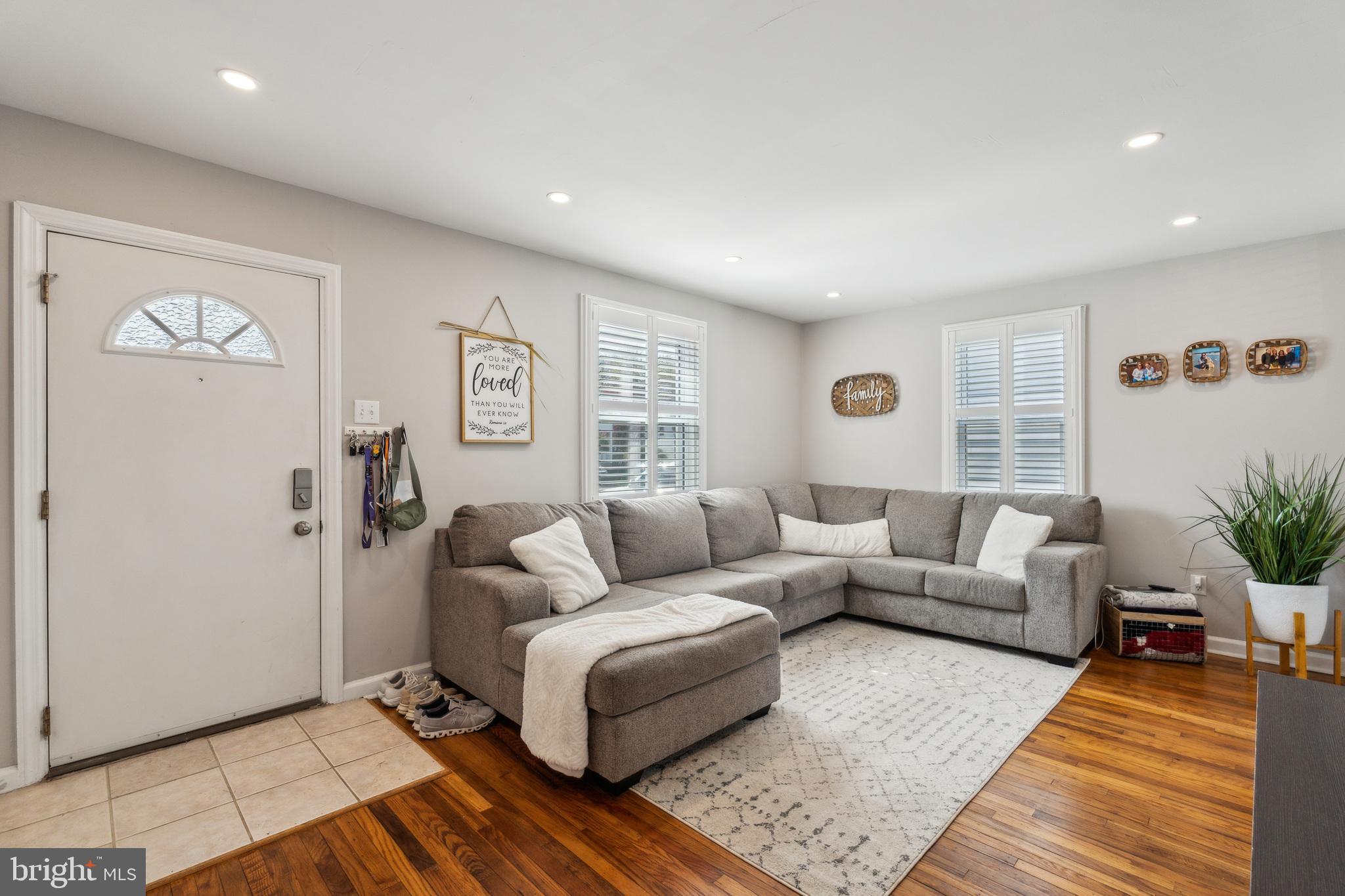 ROSLYN - Residential Lease