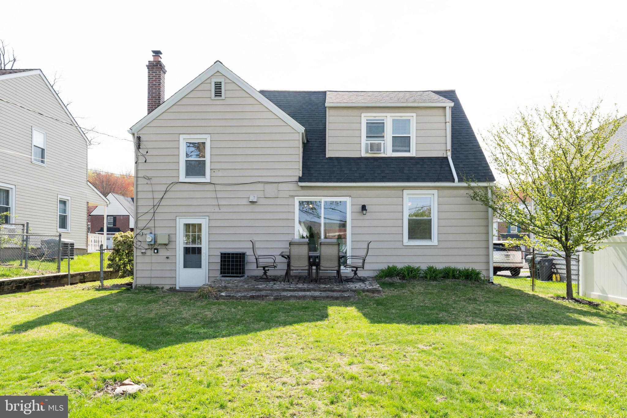 ROSLYN - Residential Lease