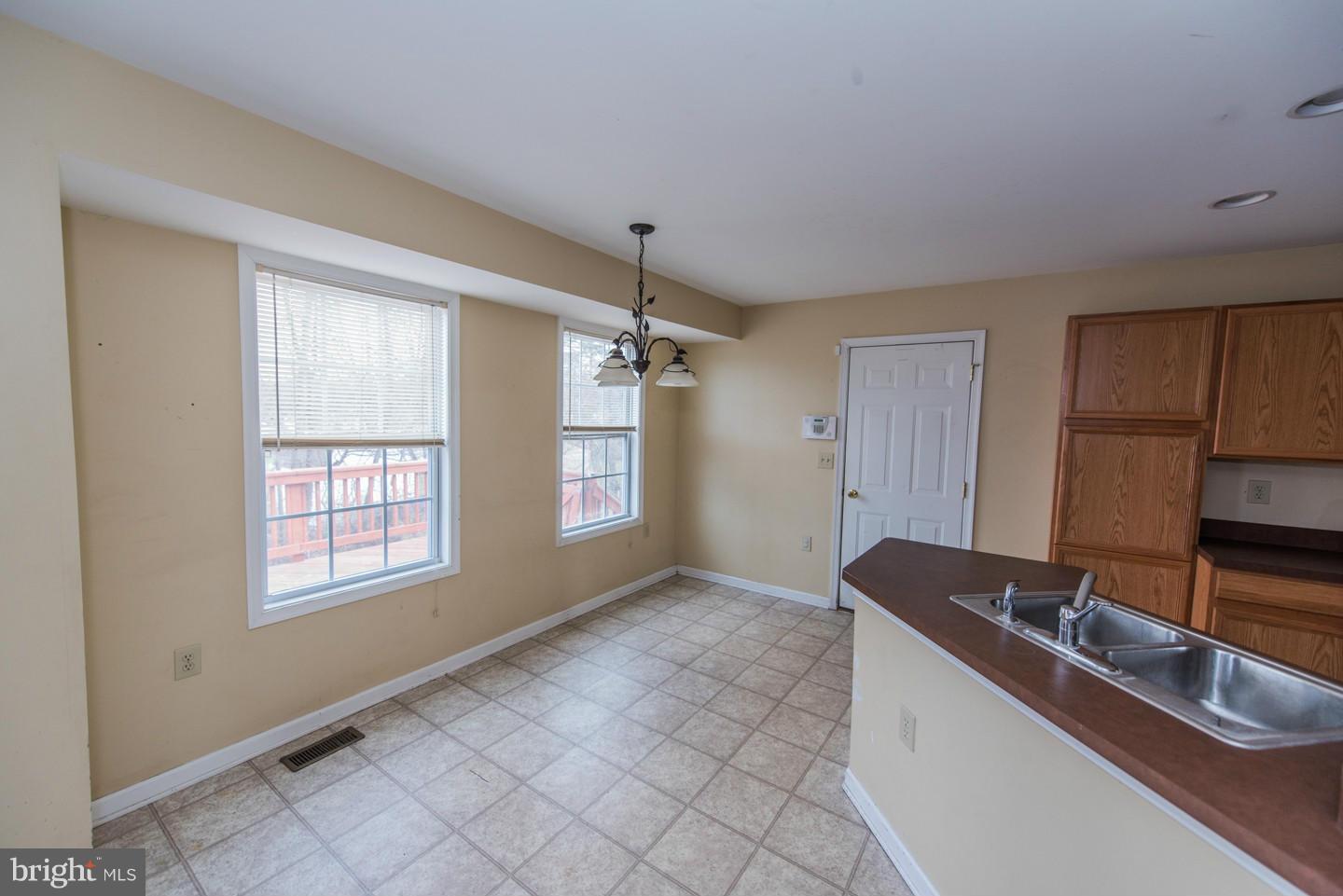 INWOOD MEADOWS - Residential Lease