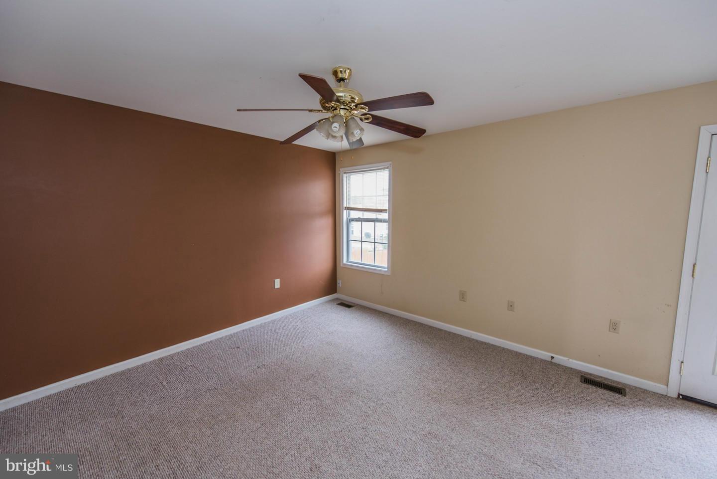 INWOOD MEADOWS - Residential Lease