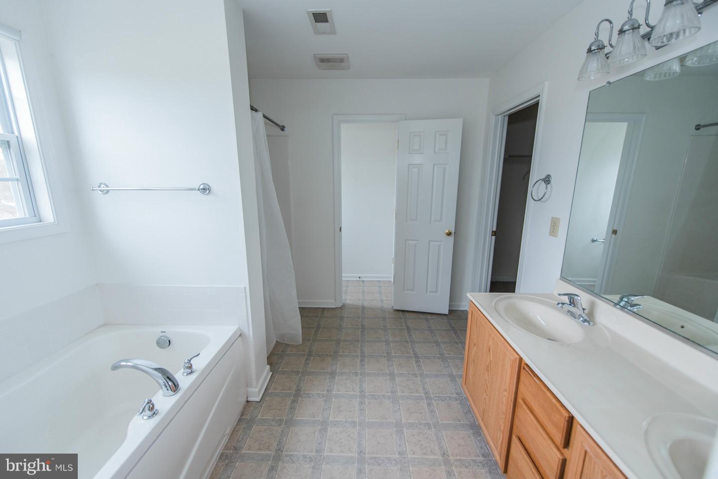 INWOOD MEADOWS - Residential Lease