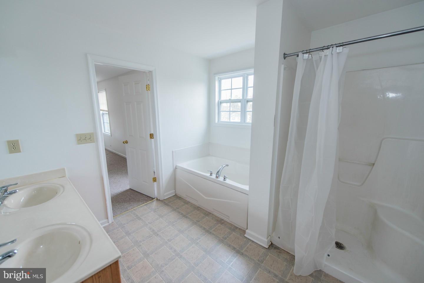 INWOOD MEADOWS - Residential Lease