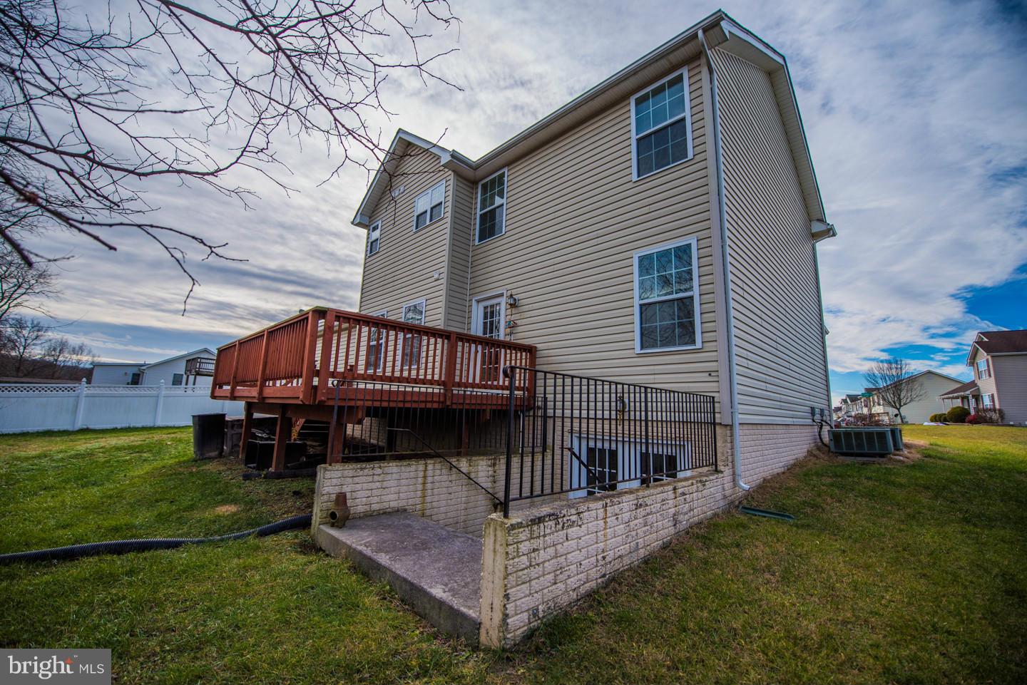 INWOOD MEADOWS - Residential Lease