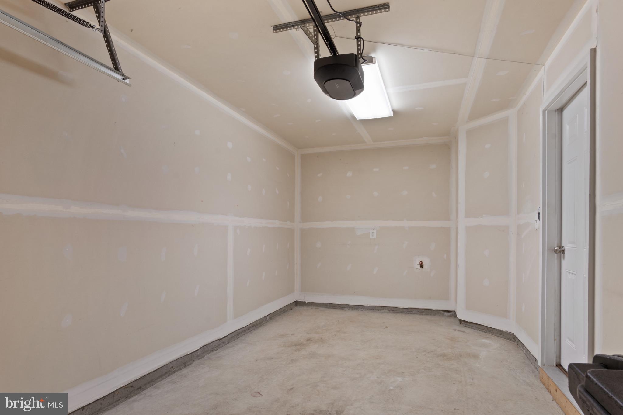 POWELLS RUN VILLAGE COND - Residential Lease