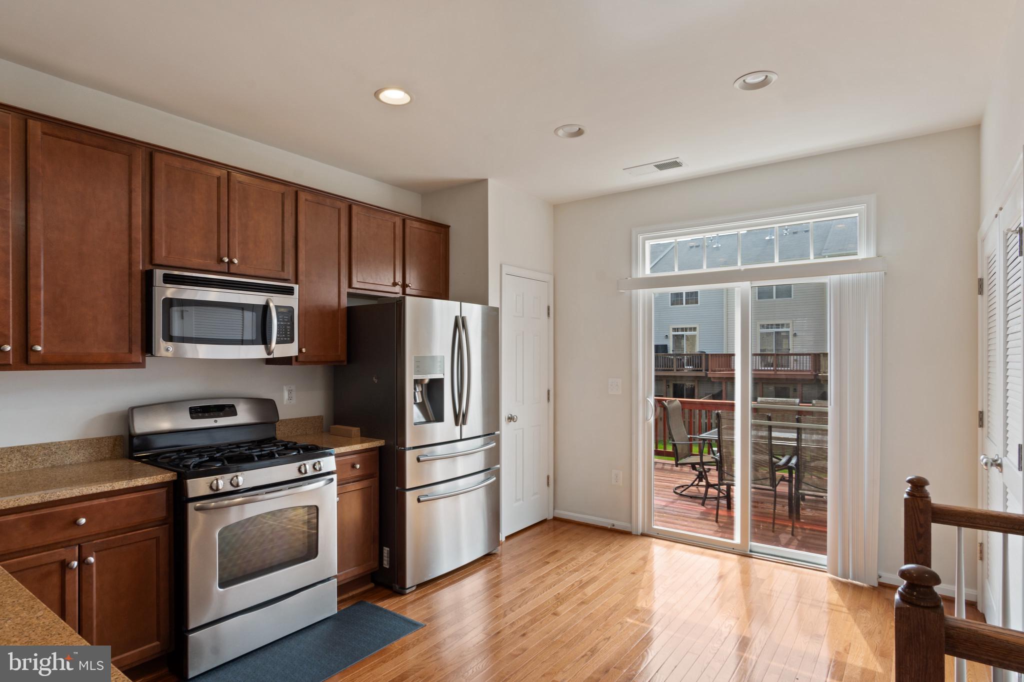 POWELLS RUN VILLAGE COND - Residential Lease