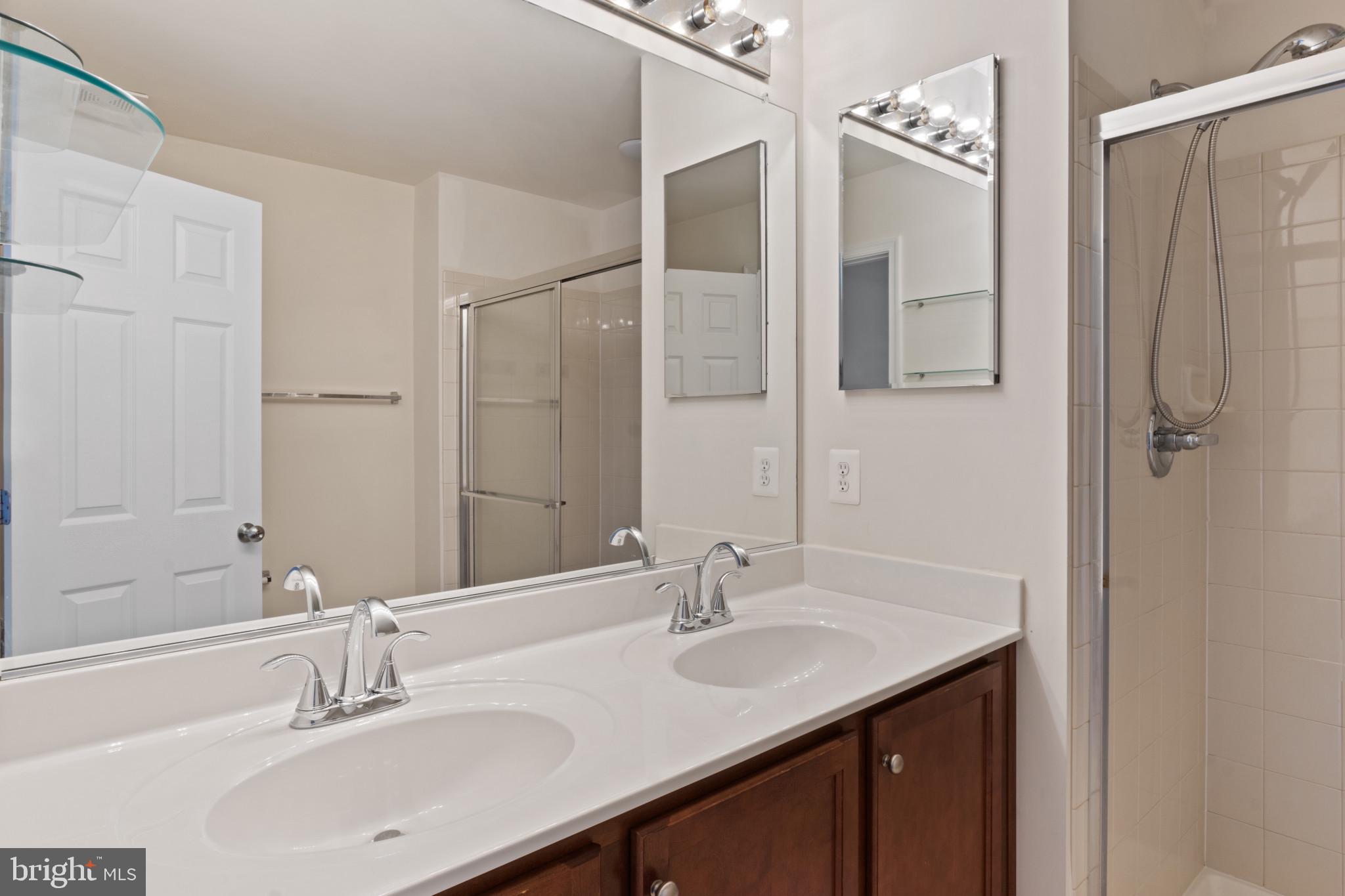 POWELLS RUN VILLAGE COND - Residential Lease