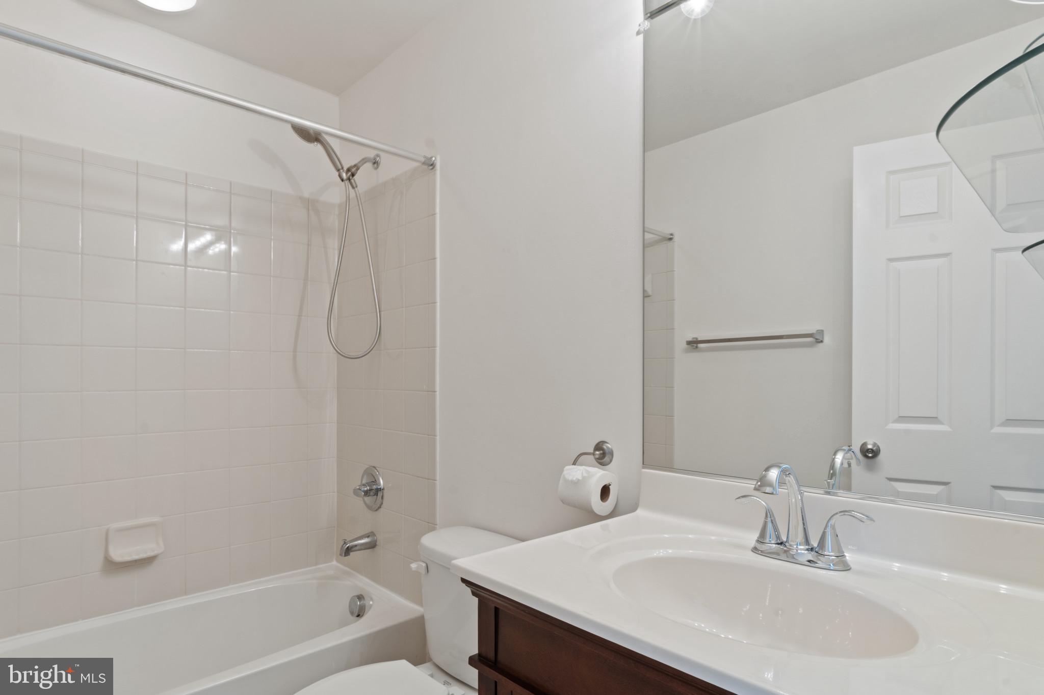 POWELLS RUN VILLAGE COND - Residential Lease